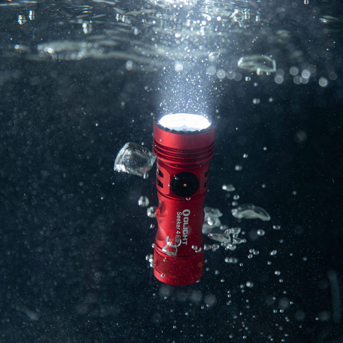 Latarka taktyczna Olight Seeker 4 Mini Cool White Red - 1200 lumenów