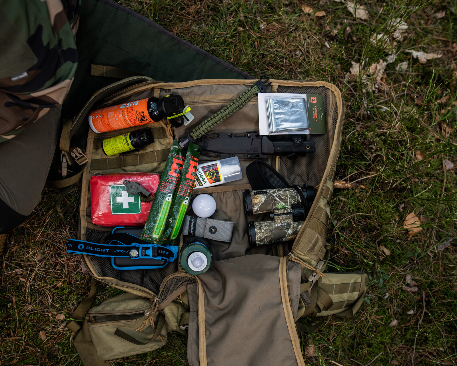 Bransoletka Paracord Badger Outdoor z krzesiwem - Olive