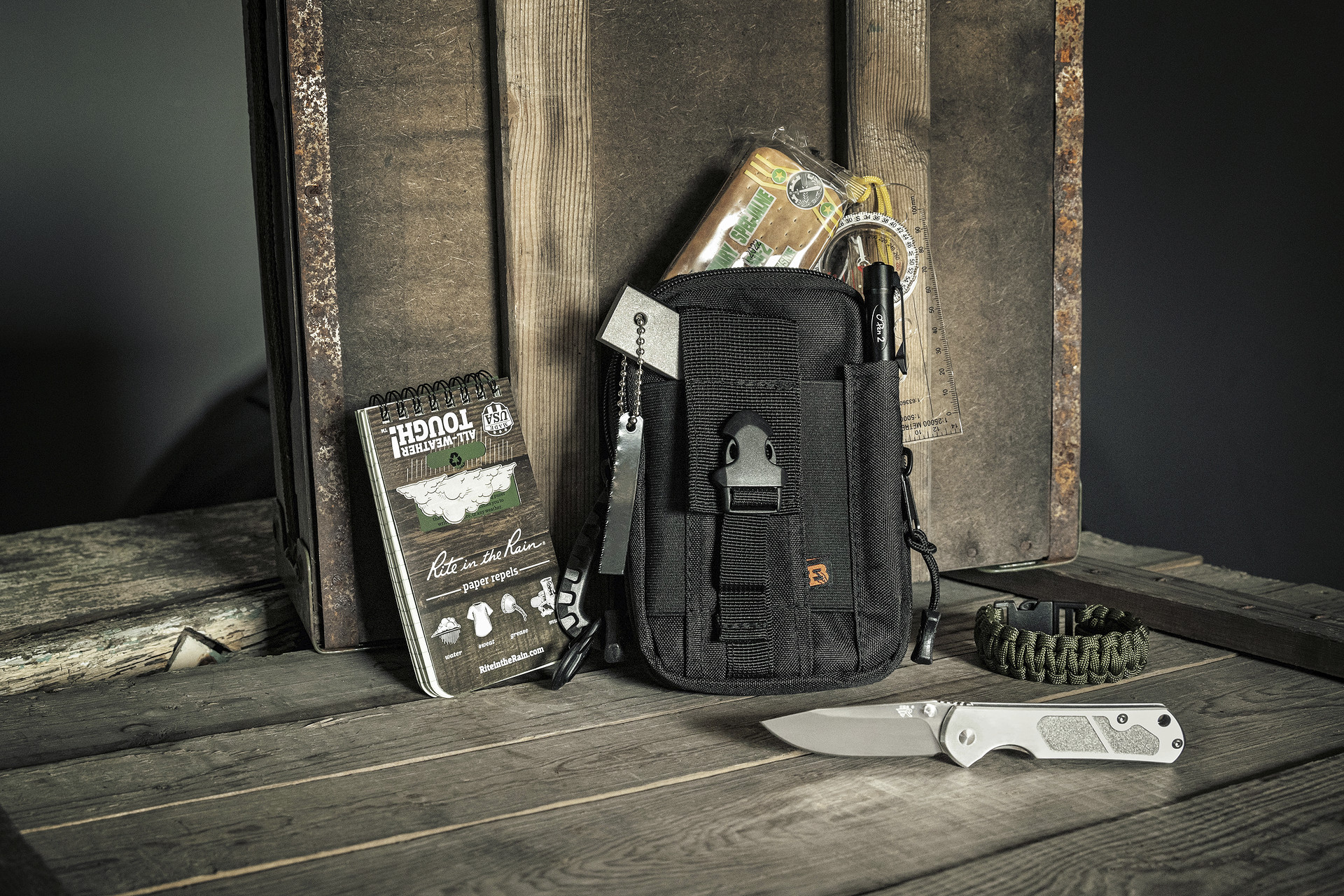 Bransoletka Paracord Badger Outdoor z krzesiwem - Olive