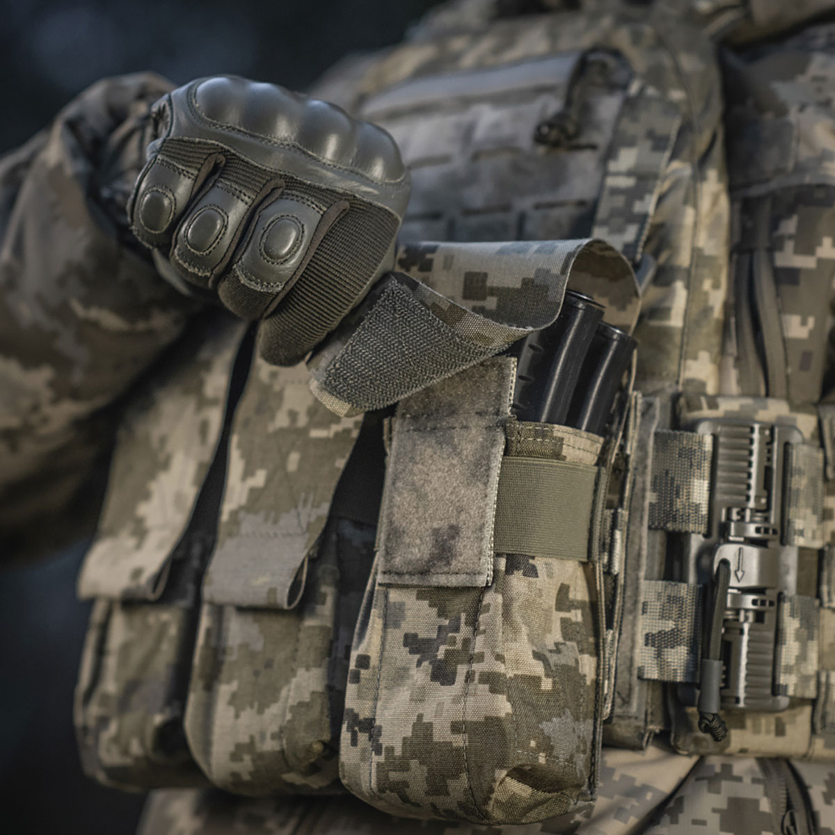 Ładownica zamknięta M-Tac na magazynki AR/AK  - MM14