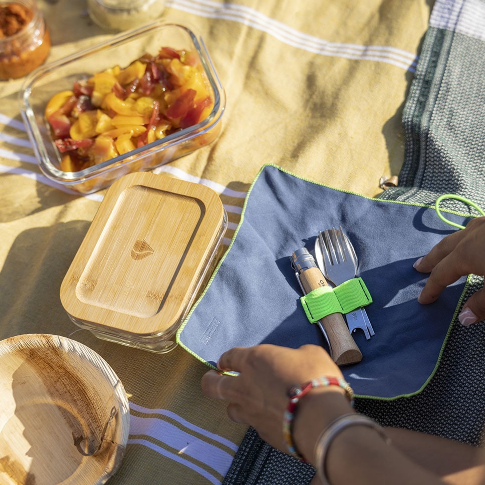 Zestaw sztućców Opinel Nomad Plus Picnic z nożem No.08