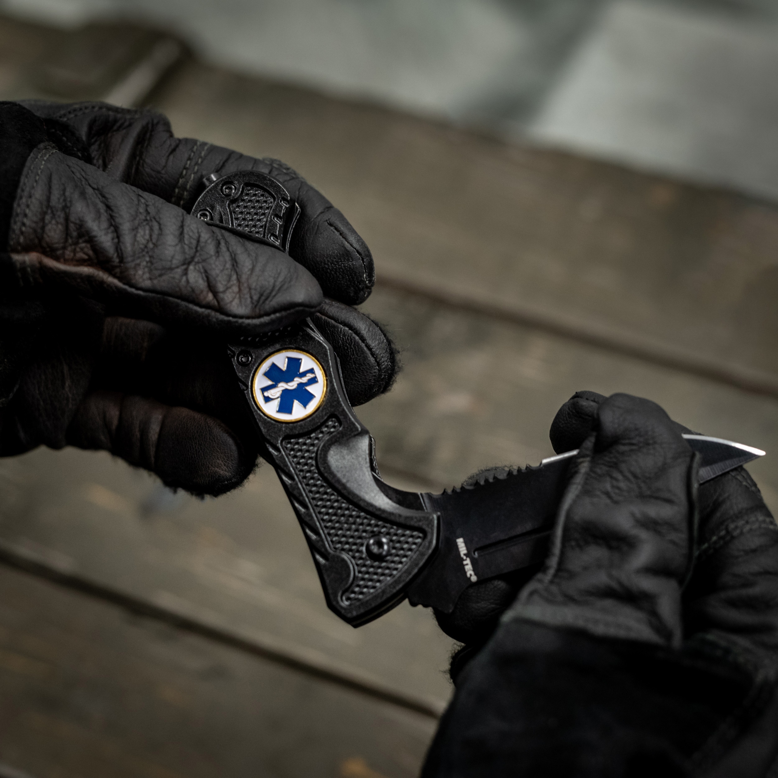 Mil-Tec Rescue Folding Knife Black