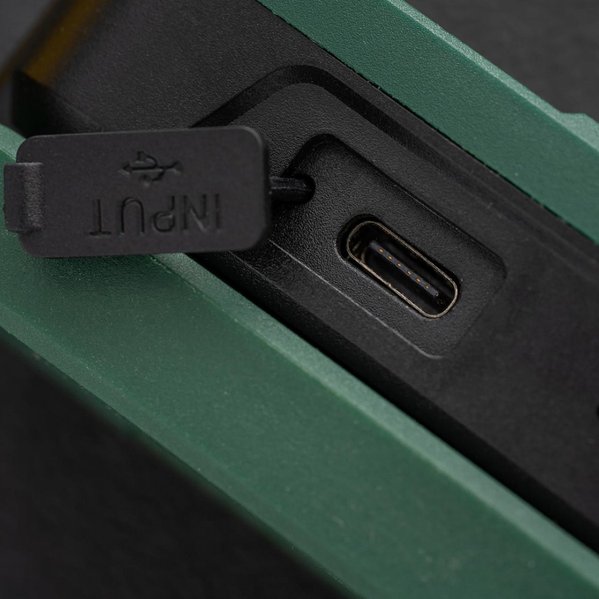 Lampa Olight Swivel Moss Green - 400 lumenów