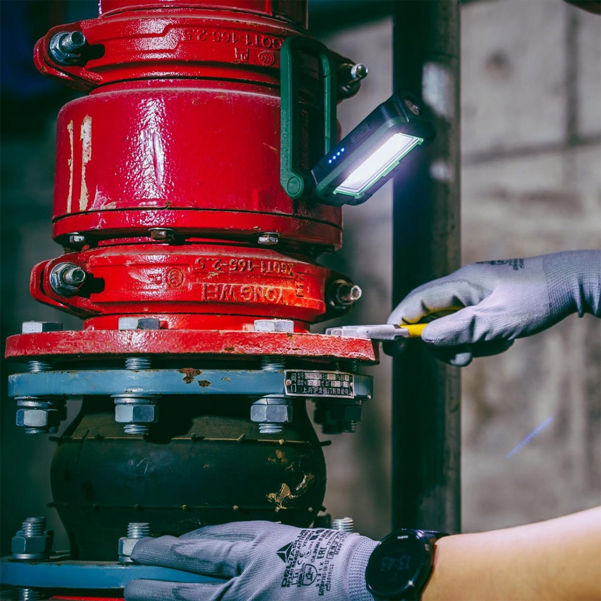 Lampa Olight Swivel Moss Green - 400 lumenów