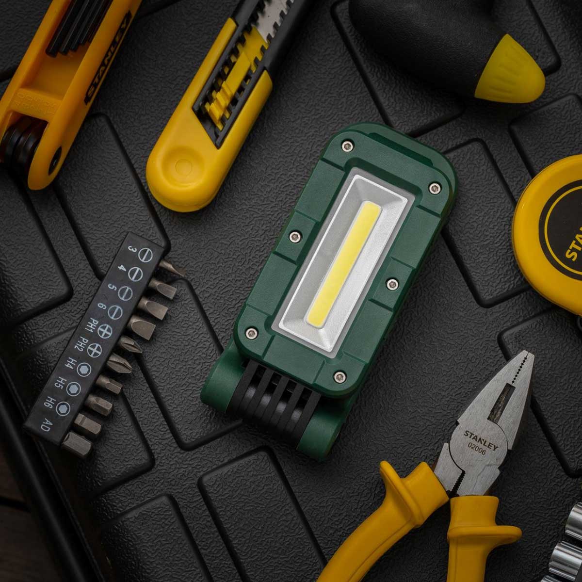 Lampa Olight Swivel Moss Green - 400 lumenów