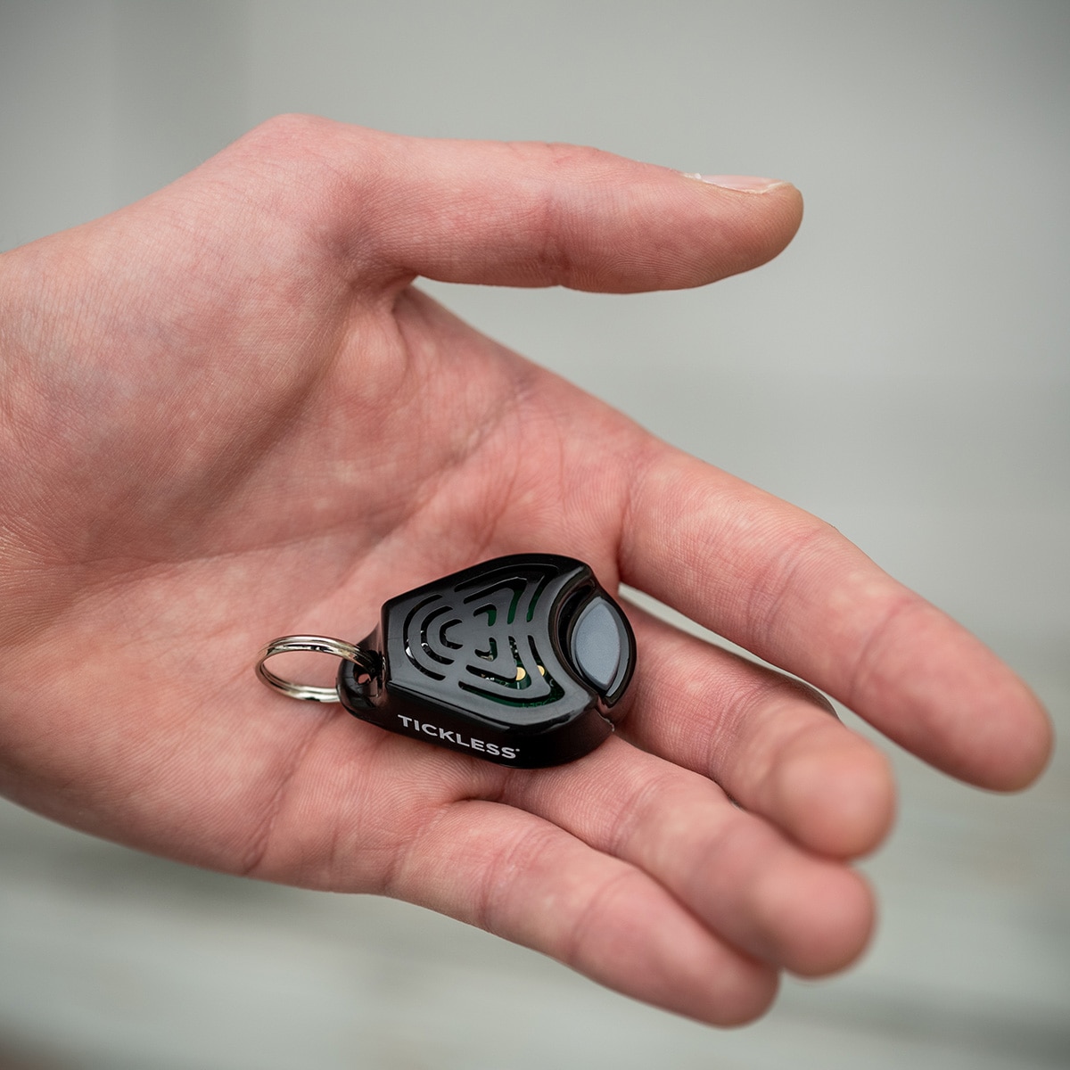 Ultradźwiękowa ochrona przed kleszczami TickLess Pet - dla zwierząt - Black