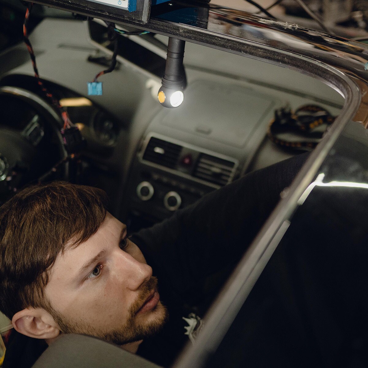 Latarka czołowa i kątowa Armytek Wizard C2 Pro Nichia Magnet USB W - 1600 lumenów