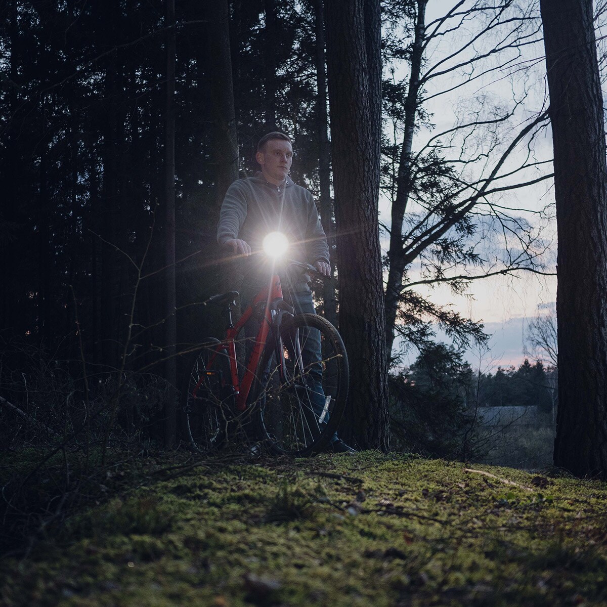 Latarka czołowa i kątowa Armytek Wizard C2 Pro Nichia Magnet USB W - 1600 lumenów