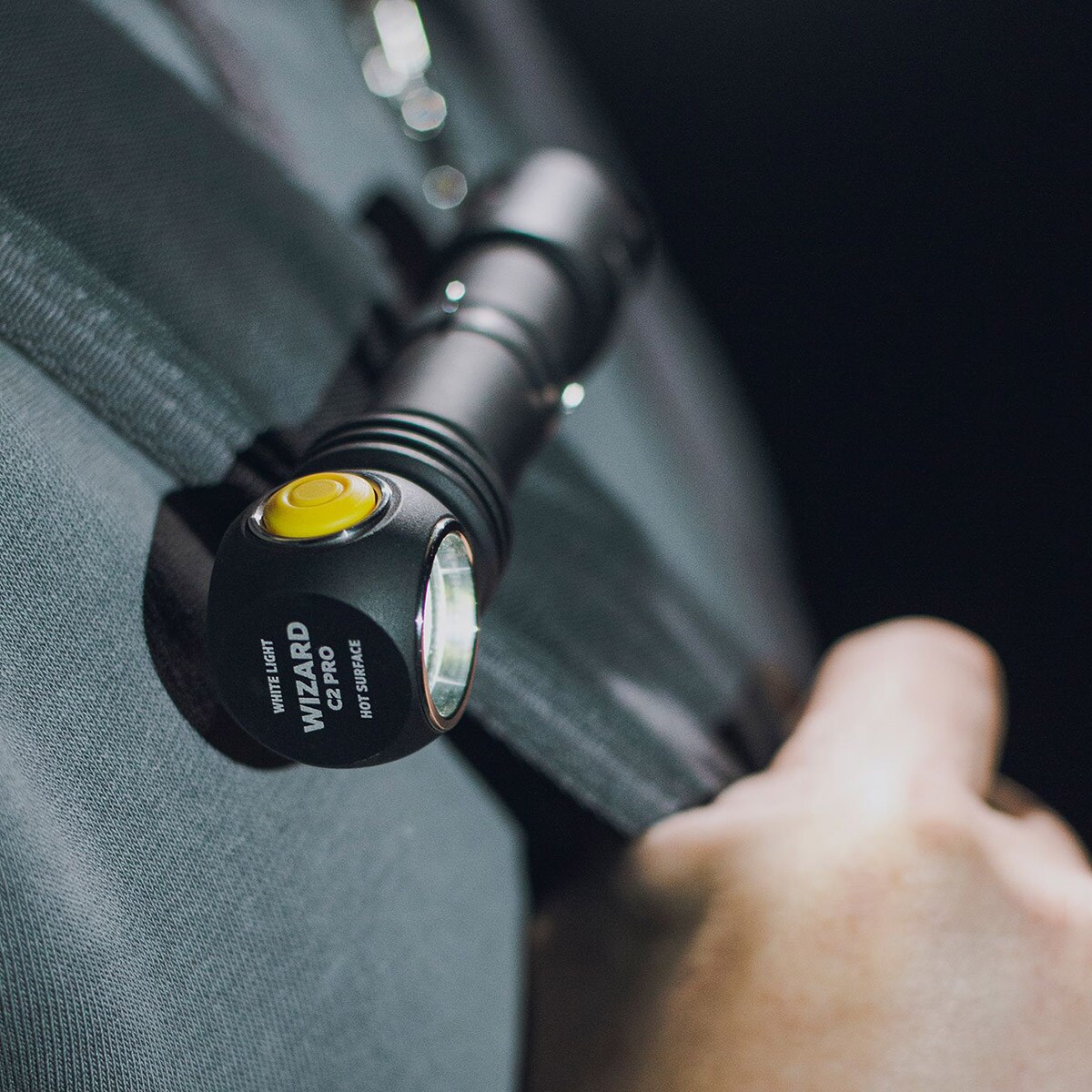 Latarka czołowa i kątowa Armytek Wizard C2 Pro Magnet USB White 3w1 - 2500 lumenów