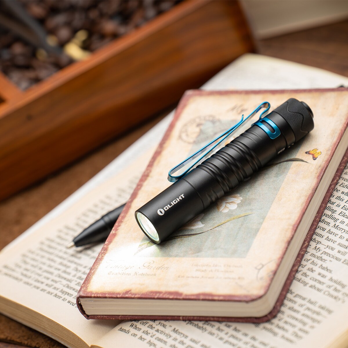 Latarka Olight I5R EOS Black - 350 lumenów