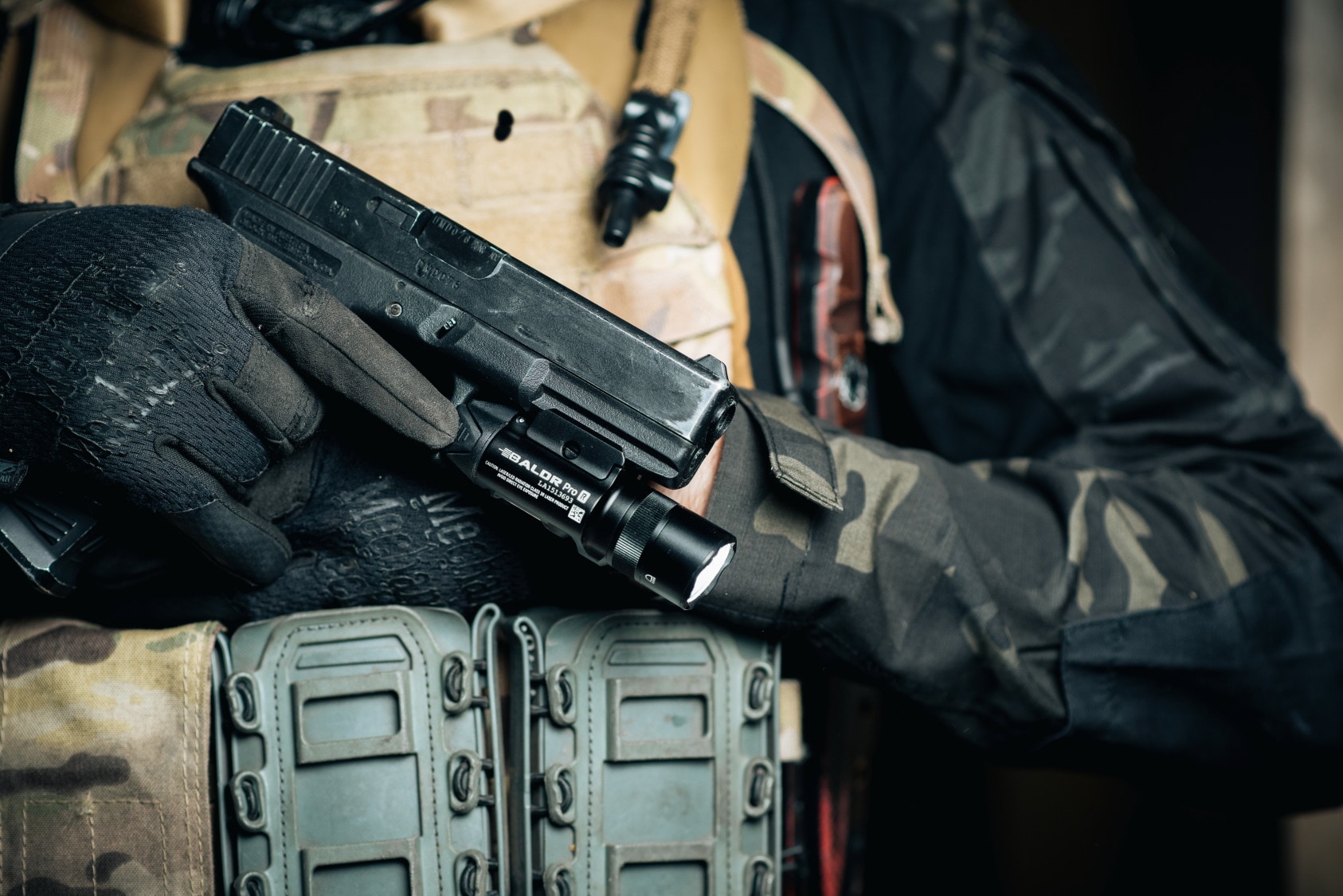 Ліхтарик для зброї з лазерним прицілом Olight BALDR Pro R - 1350 люменів, Green Laser