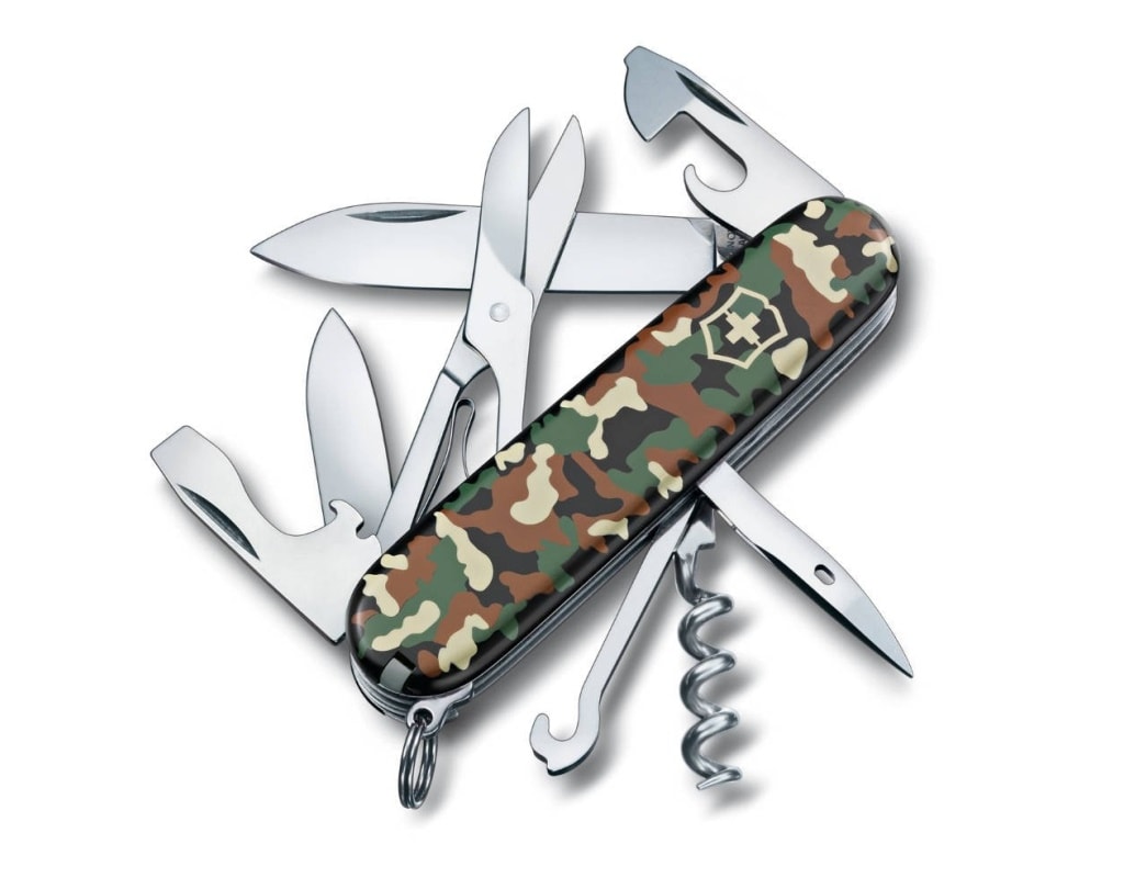 Багатофункціональний ніж Victorinox Climber - Camo