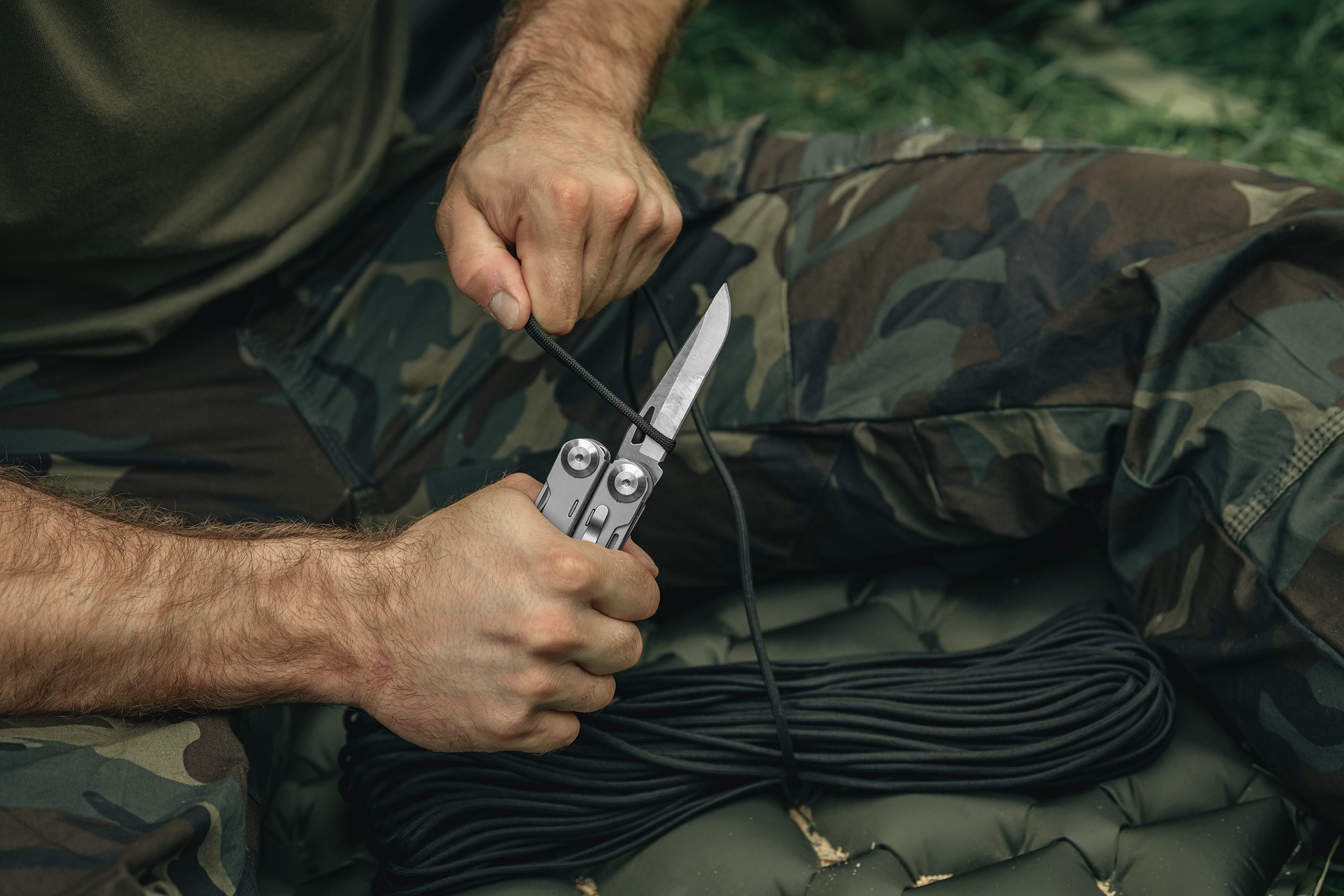 Linka spadochronowa Paracord Badger Outdoor 550 30 m - Black