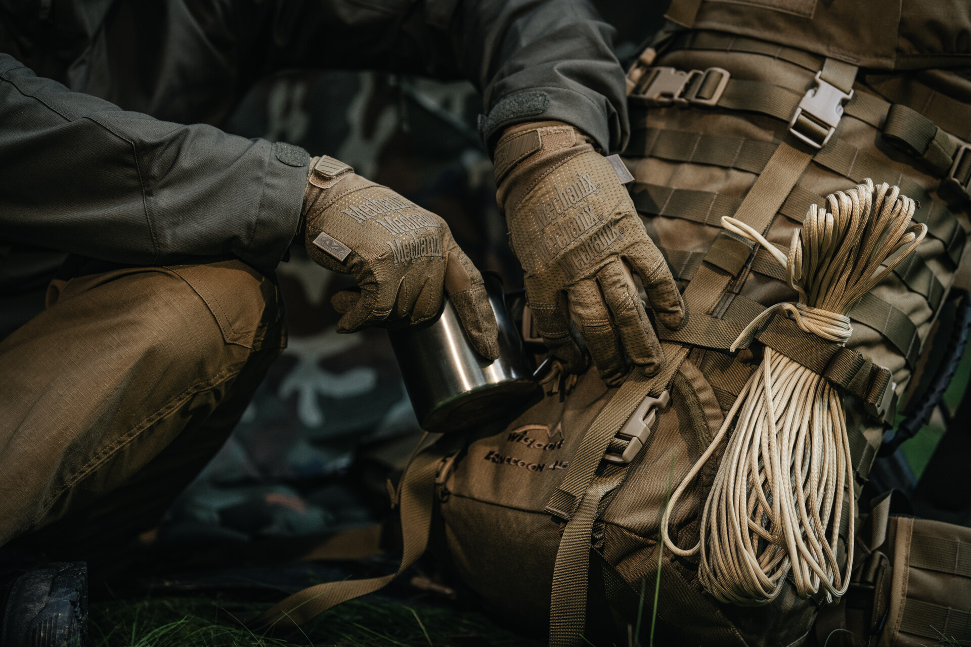 Linka spadochronowa Paracord Badger Outdoor 550 30 m - Coyote