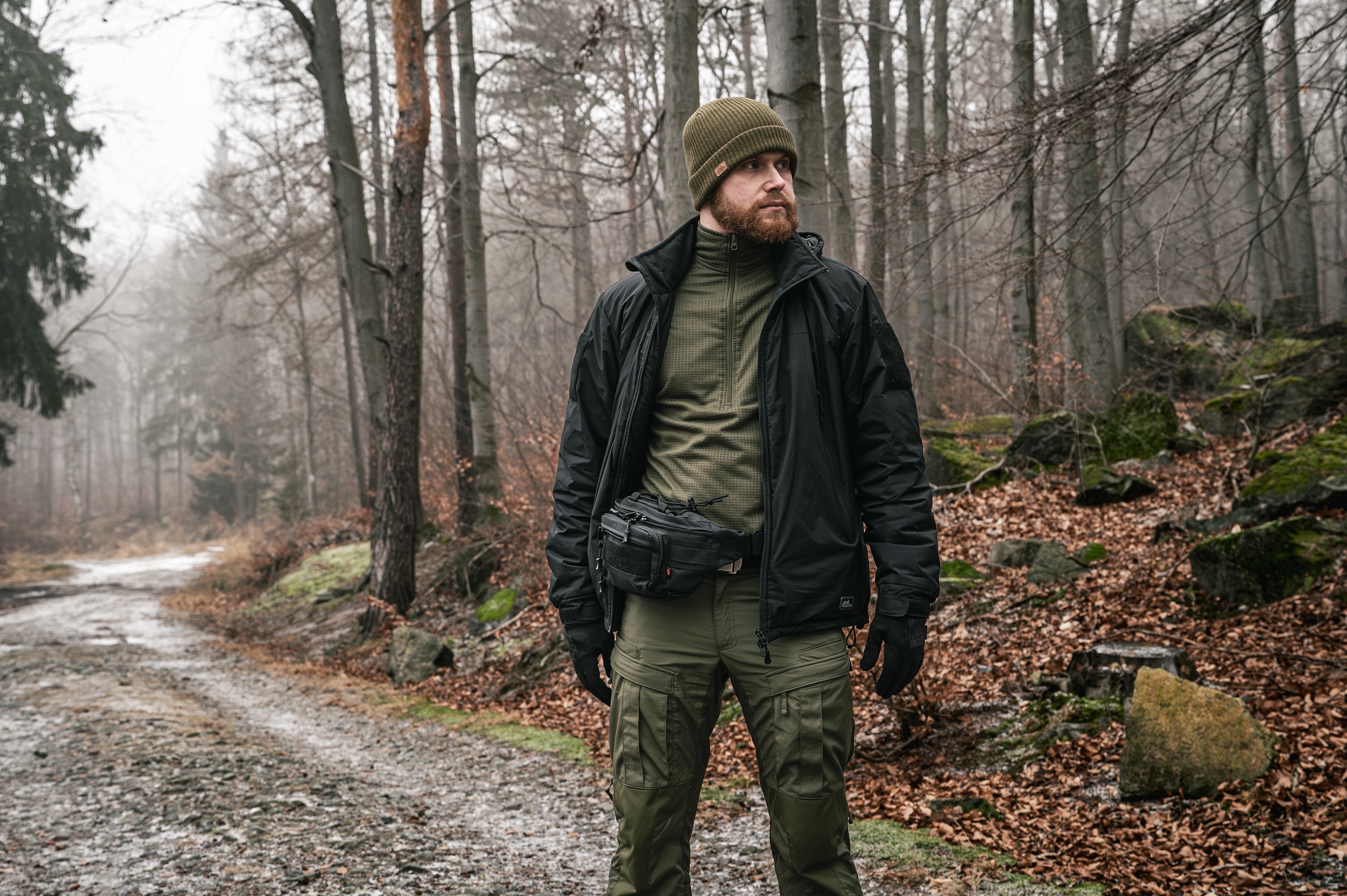 Torba biodrowa Badger Outdoor Farley - Czarna