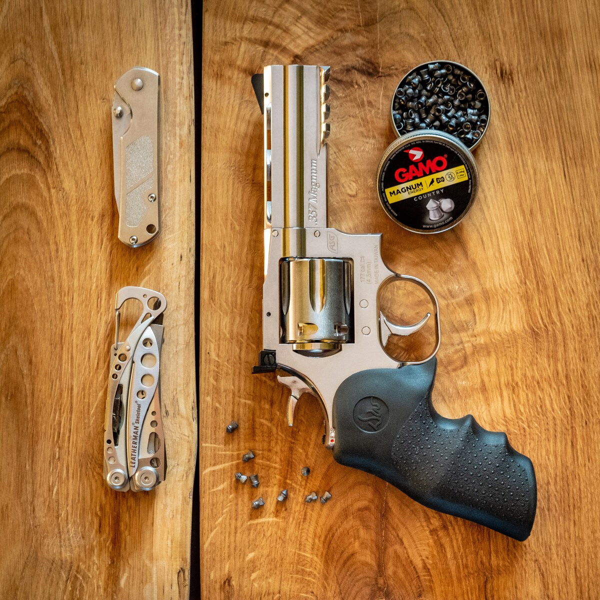 Wiatrówka - rewolwer Dan Wesson 715 4