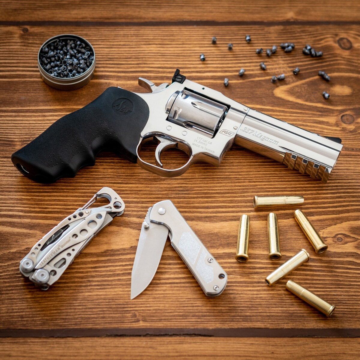Wiatrówka - rewolwer Dan Wesson 715 4