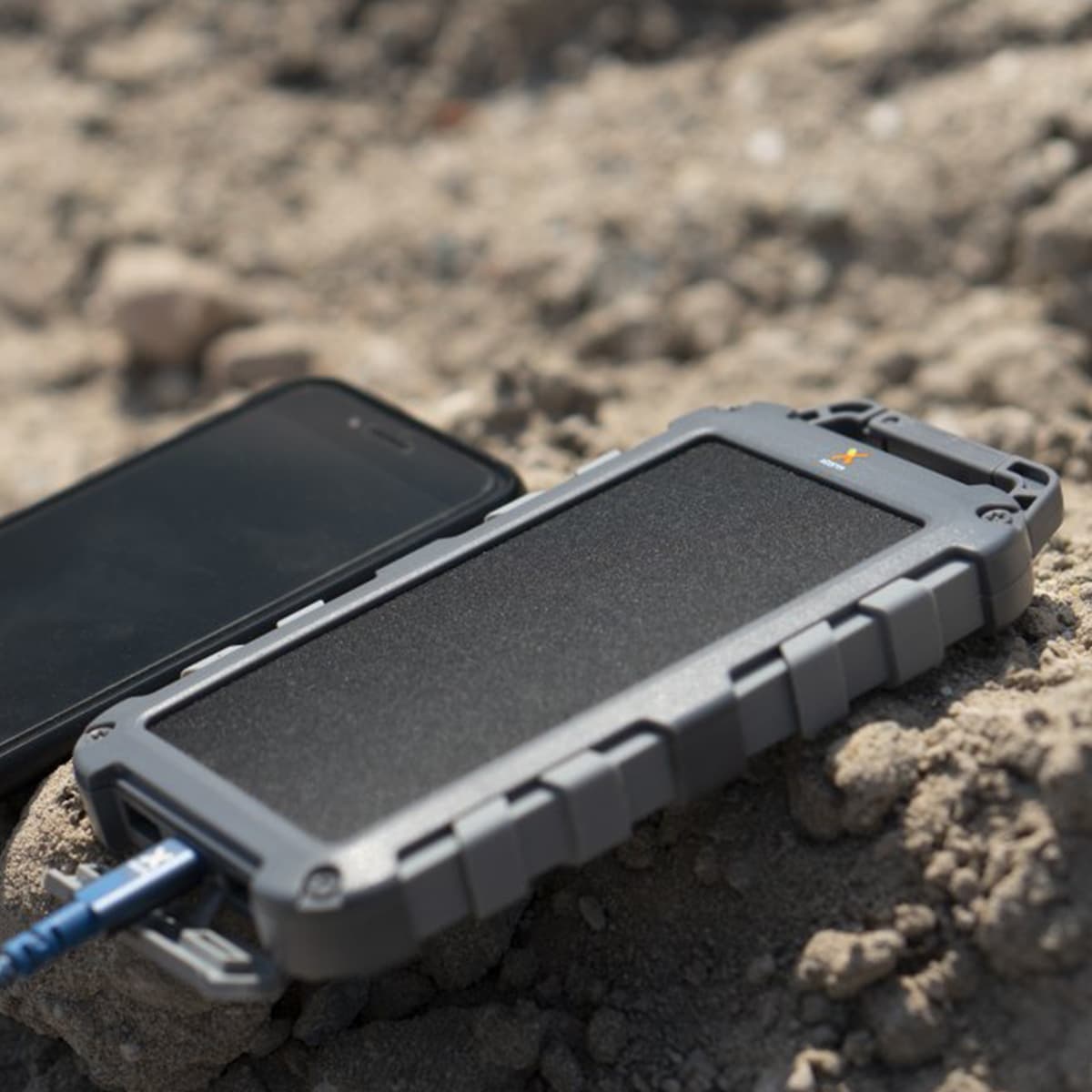 Powerbank solarny Xtorm 10000 mAh 20W - Gray