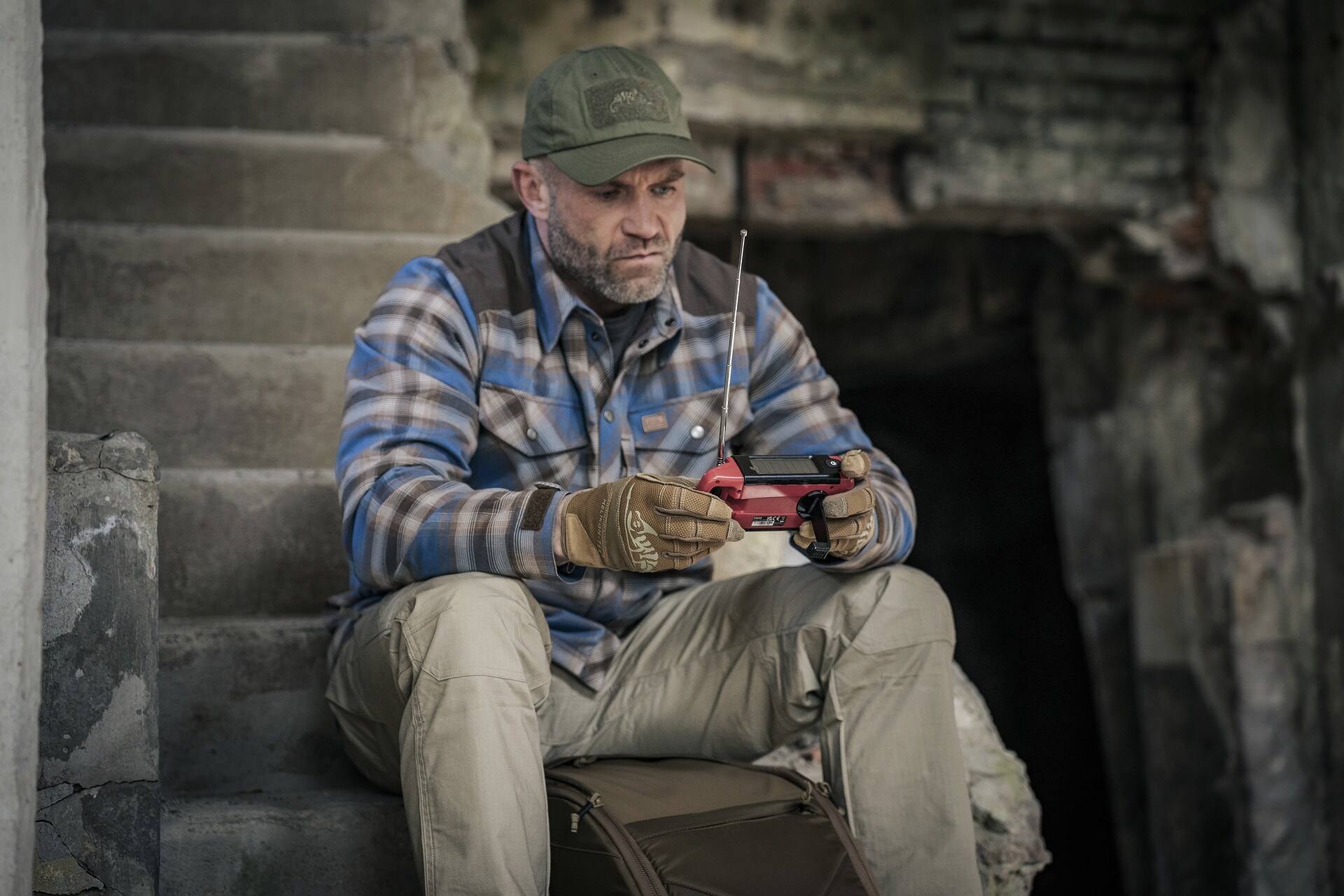 Radio alarmowe Powerbank Midland ER200 AM/FM