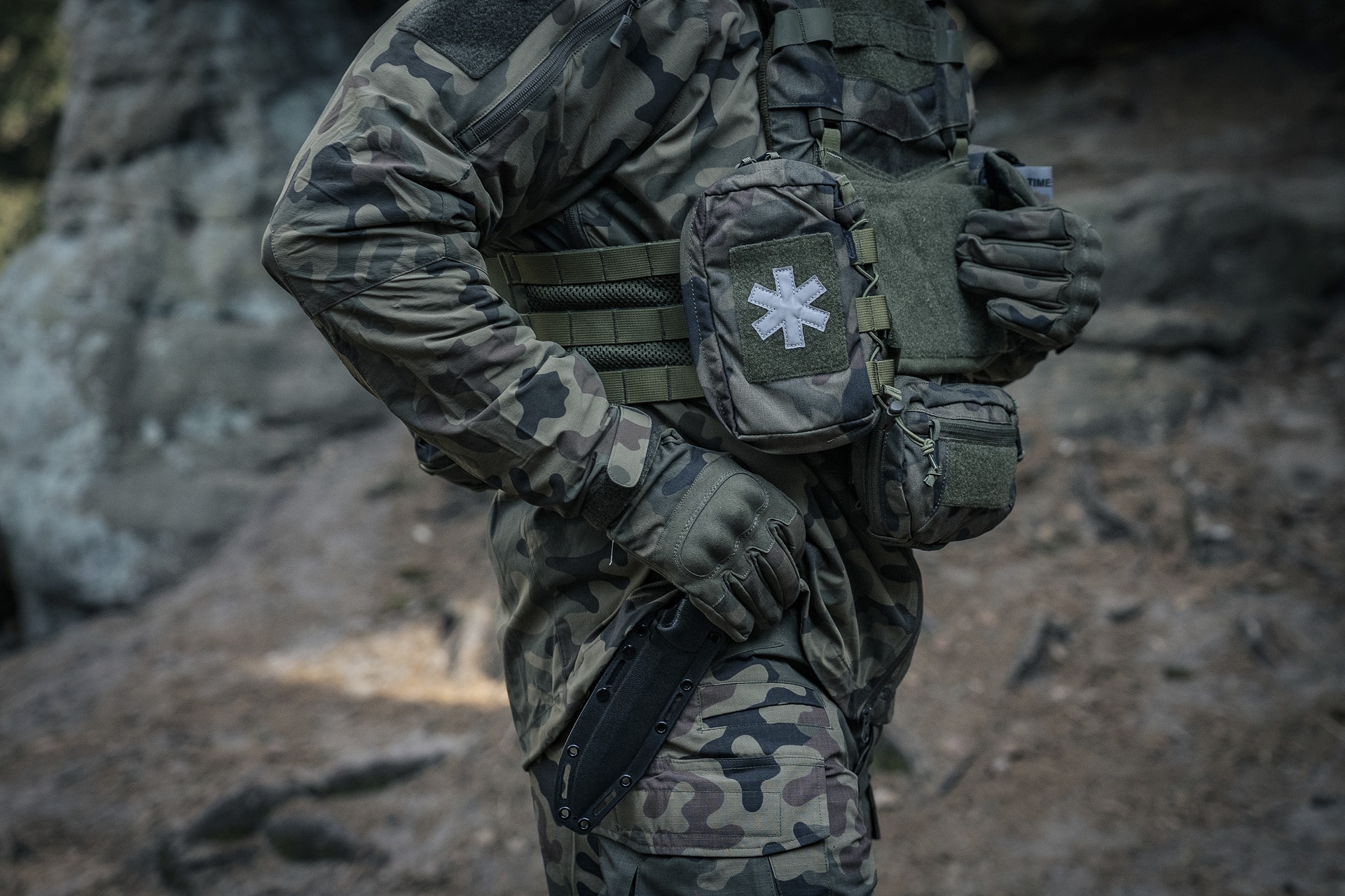 Modułowa kamizelka taktyczna Helikon Guardian Military Set PL Woodland - na płyty L
