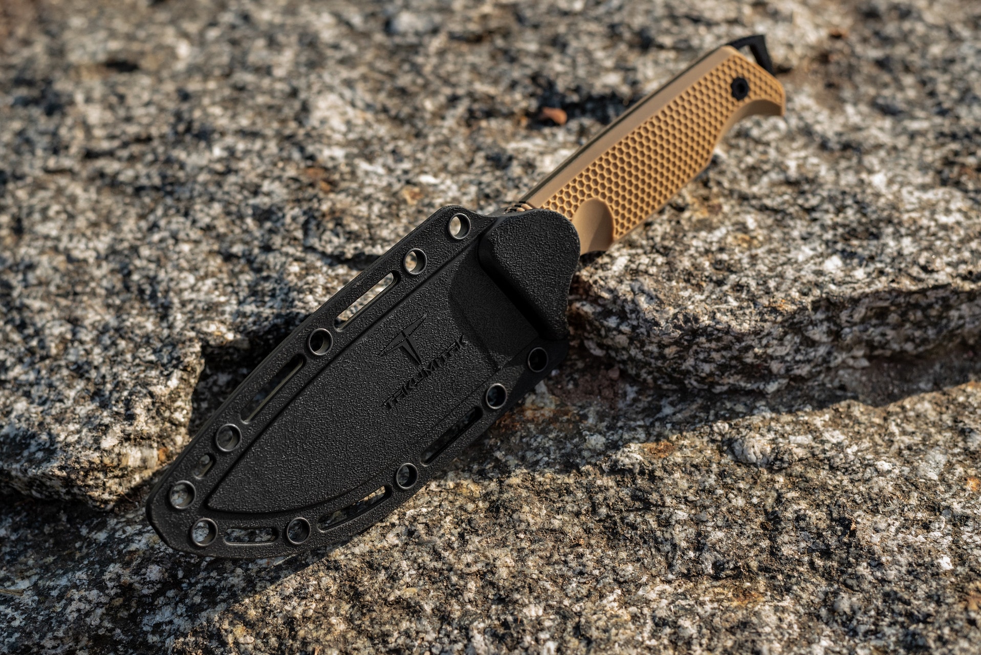 Nóż Takumitak Easy Night - Black/Coyote Brown