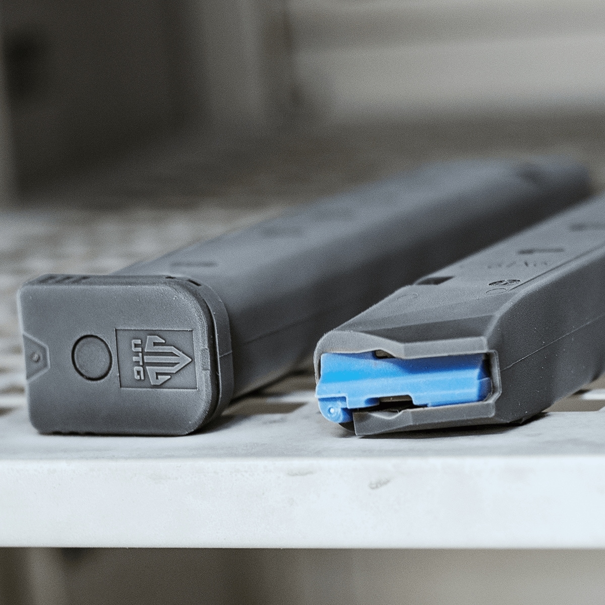 Magazynek 15-nabojowy polimerowy UTG do pistoletów Glock 19/26 kal. 9x19 mm - Black