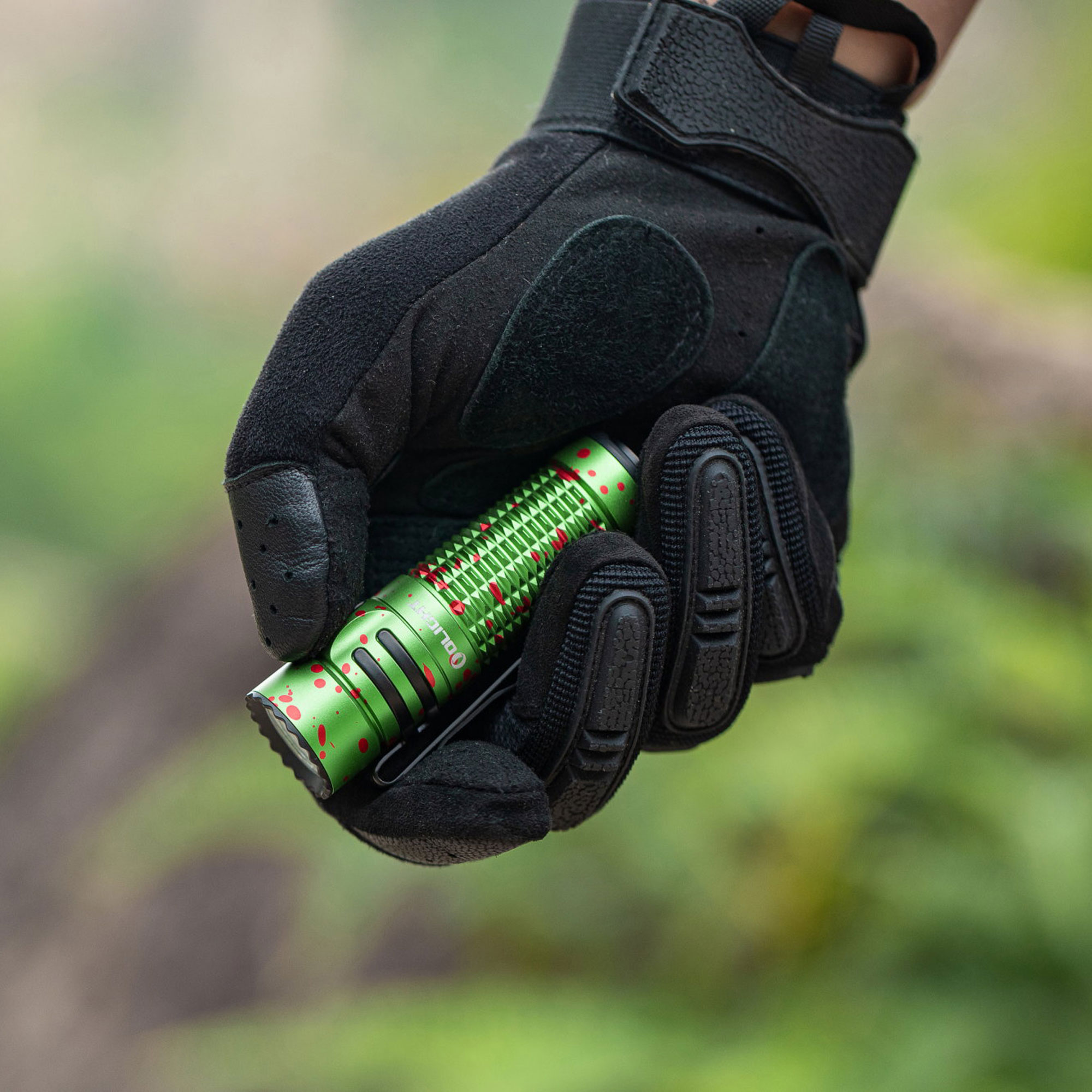 Latarka Olight Warrior Nano Zombie Green - 1200 lumenów