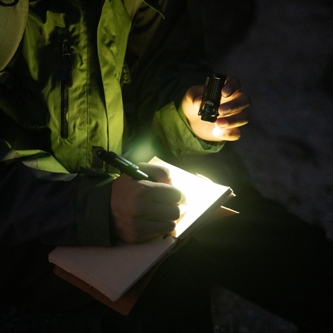 Акумуляторний ліхтарик Olight Baton 4 Black - 1300 люменів