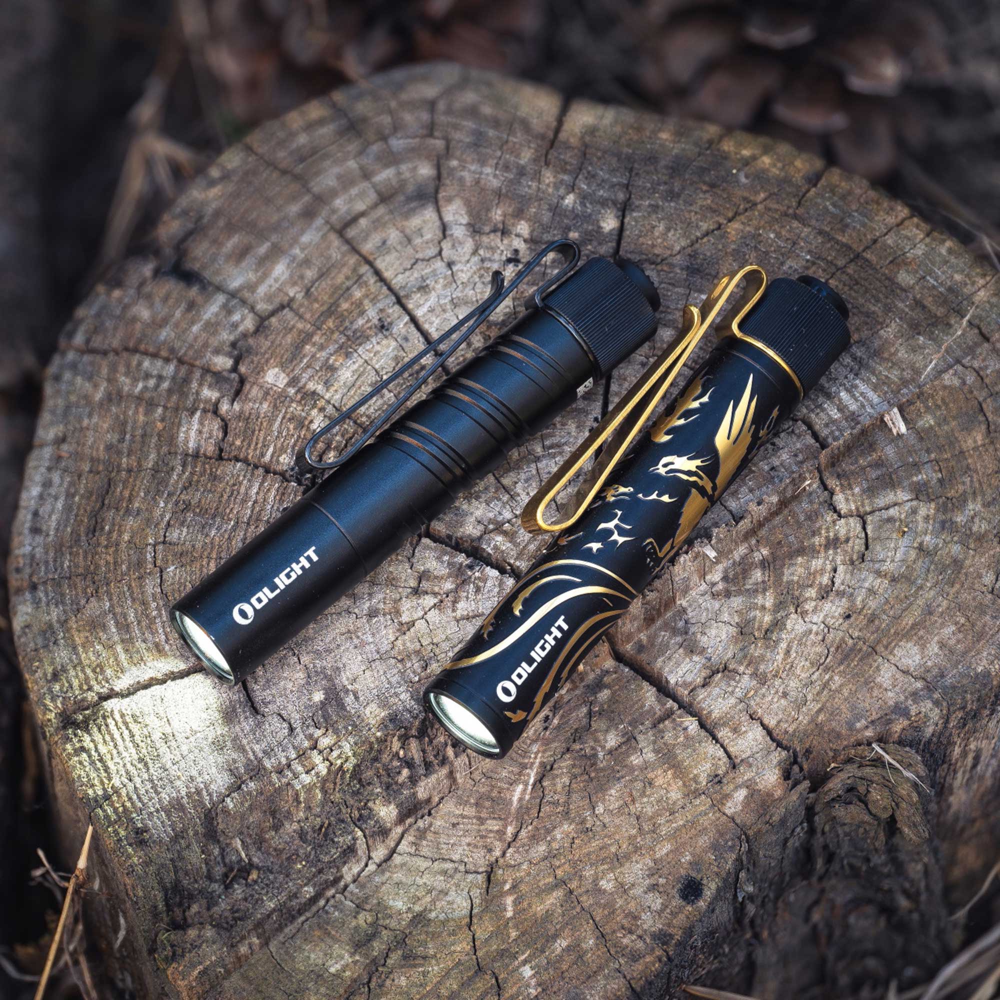 Latarka Olight I3T 2 EOS Dragon & Phoenix Golden Black - 300 lumenów