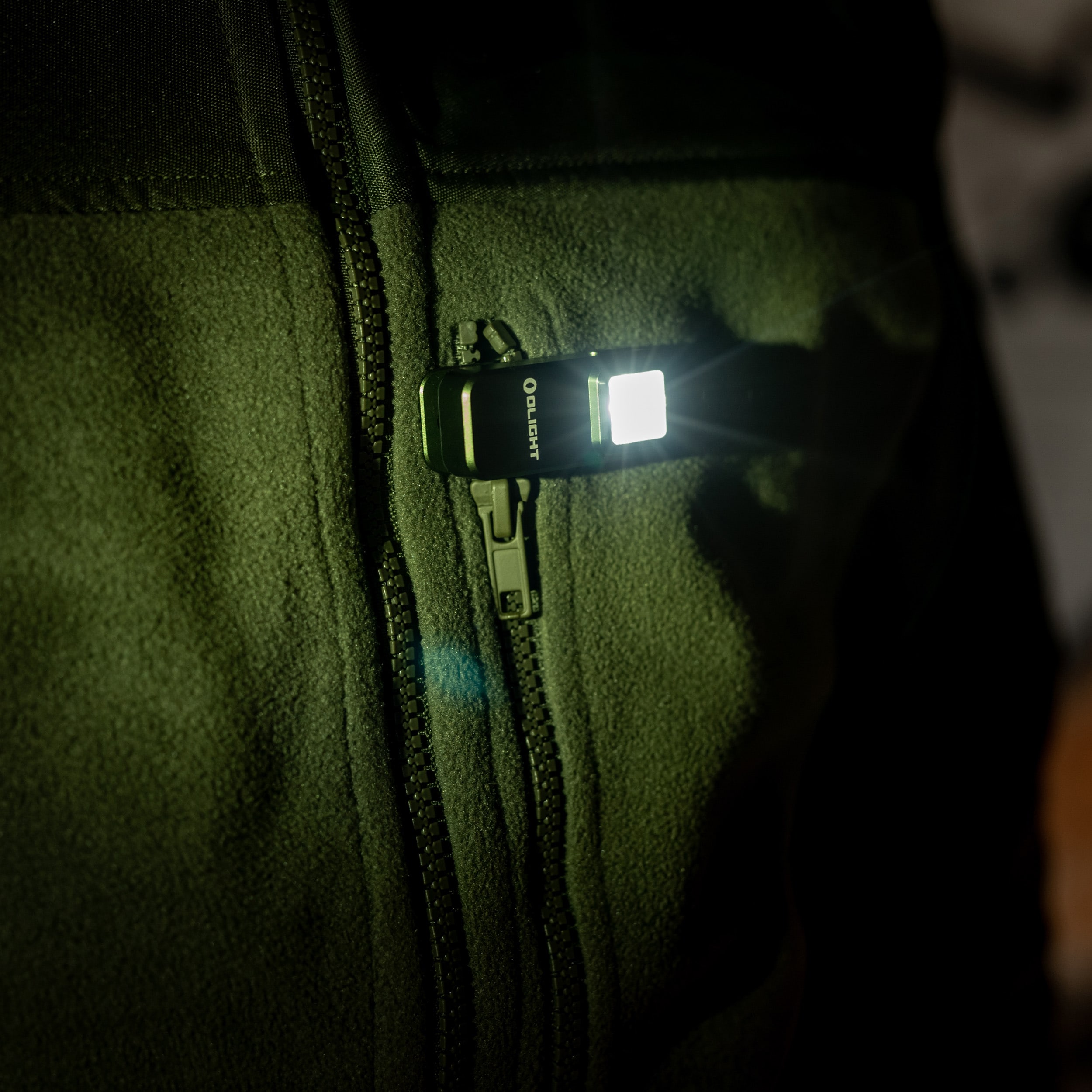 Latarka akumulatorowa Olight Oclip OD Green - 300 lumenów