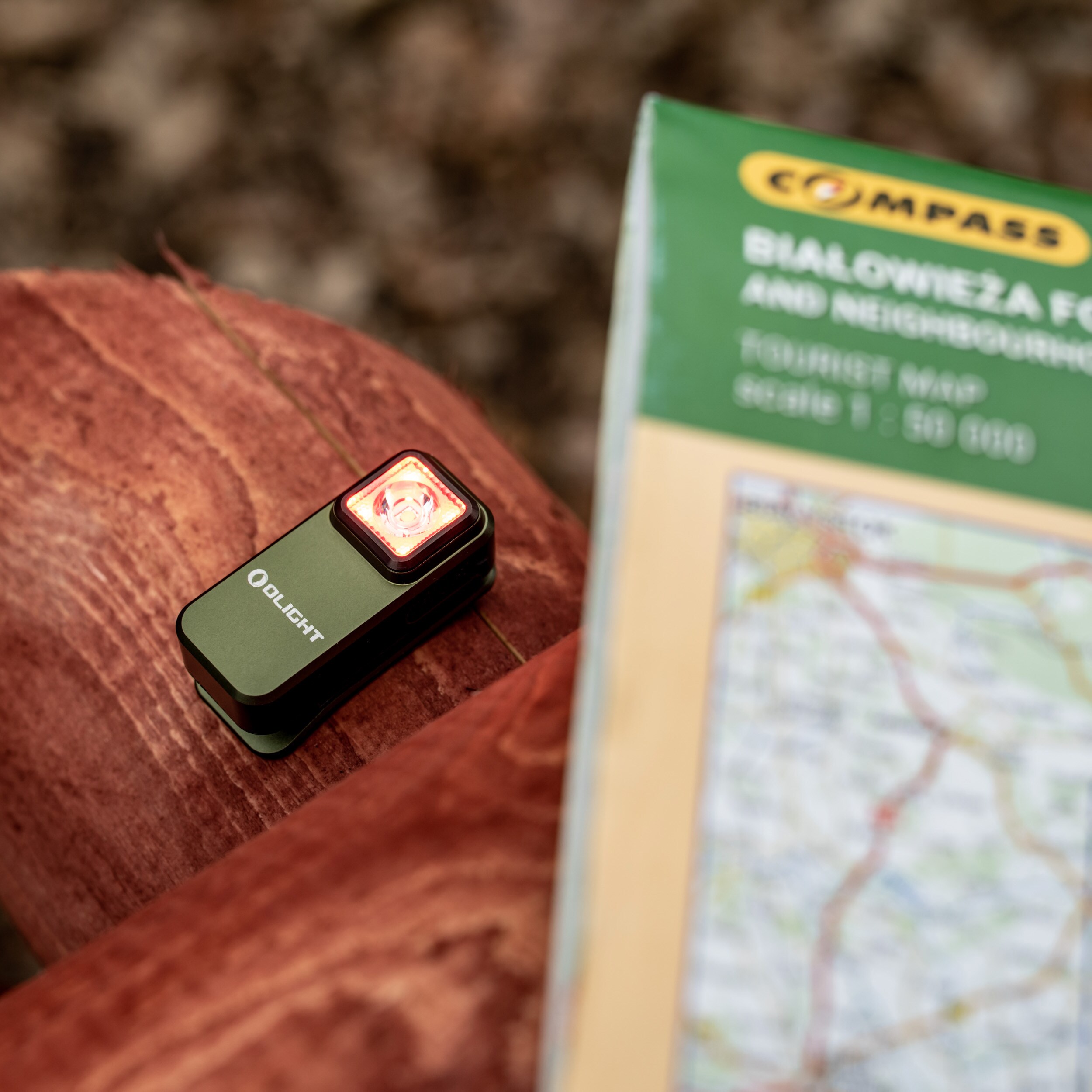 Latarka akumulatorowa Olight Oclip OD Green - 300 lumenów