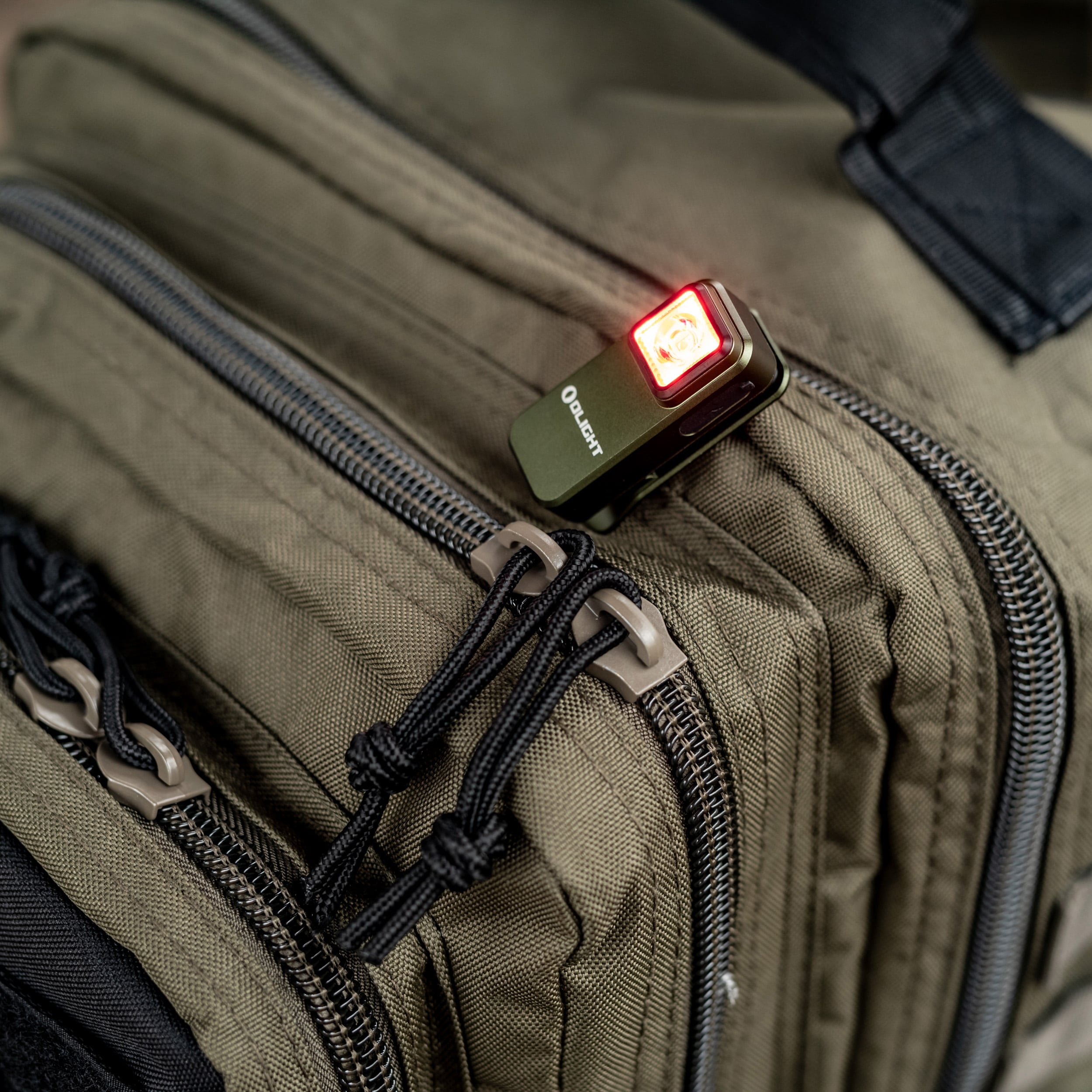 Latarka akumulatorowa Olight Oclip OD Green - 300 lumenów