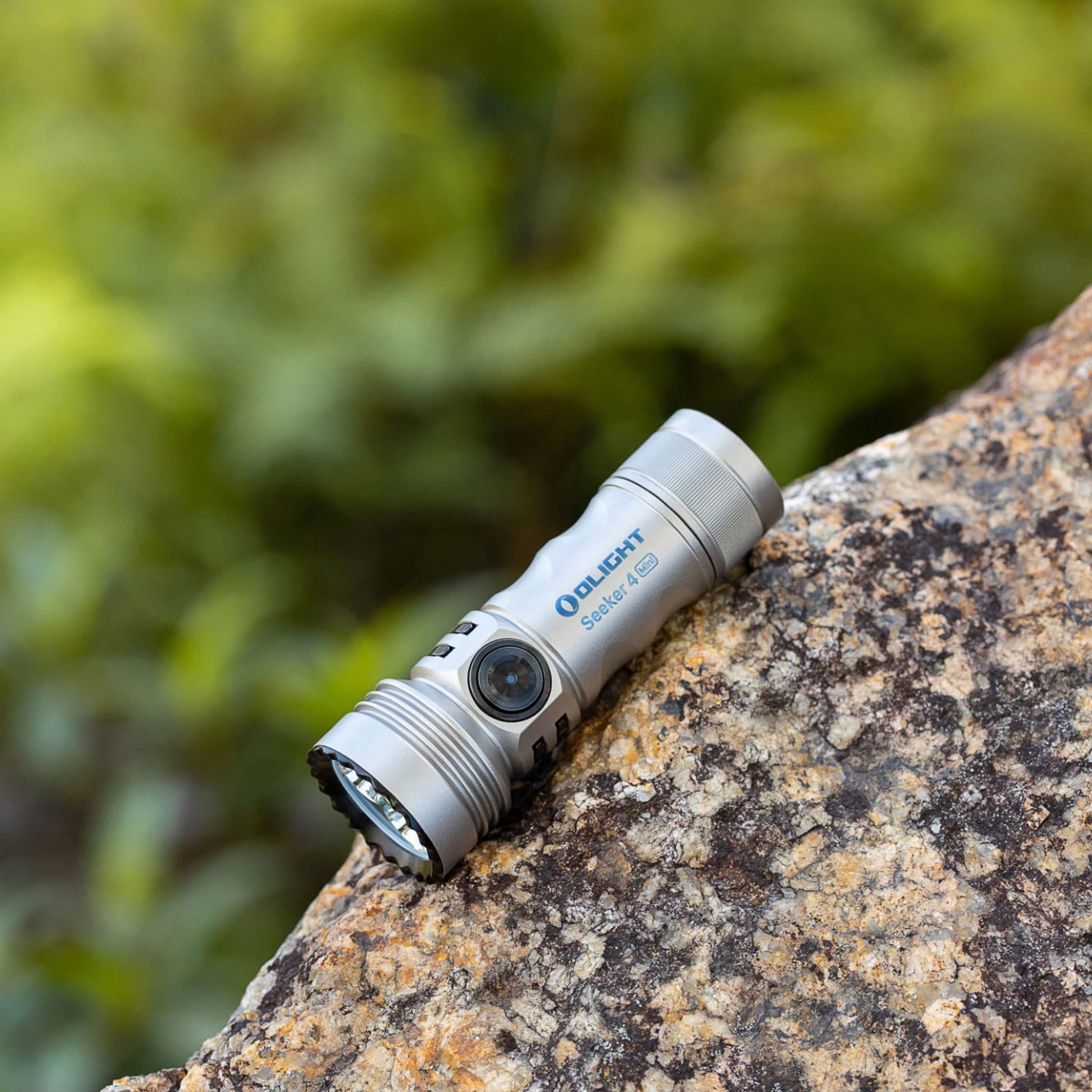 Тактичний ліхтарик Olight Seeker 4 Mini Cool White Limited Edition Ti - 1200 люменів