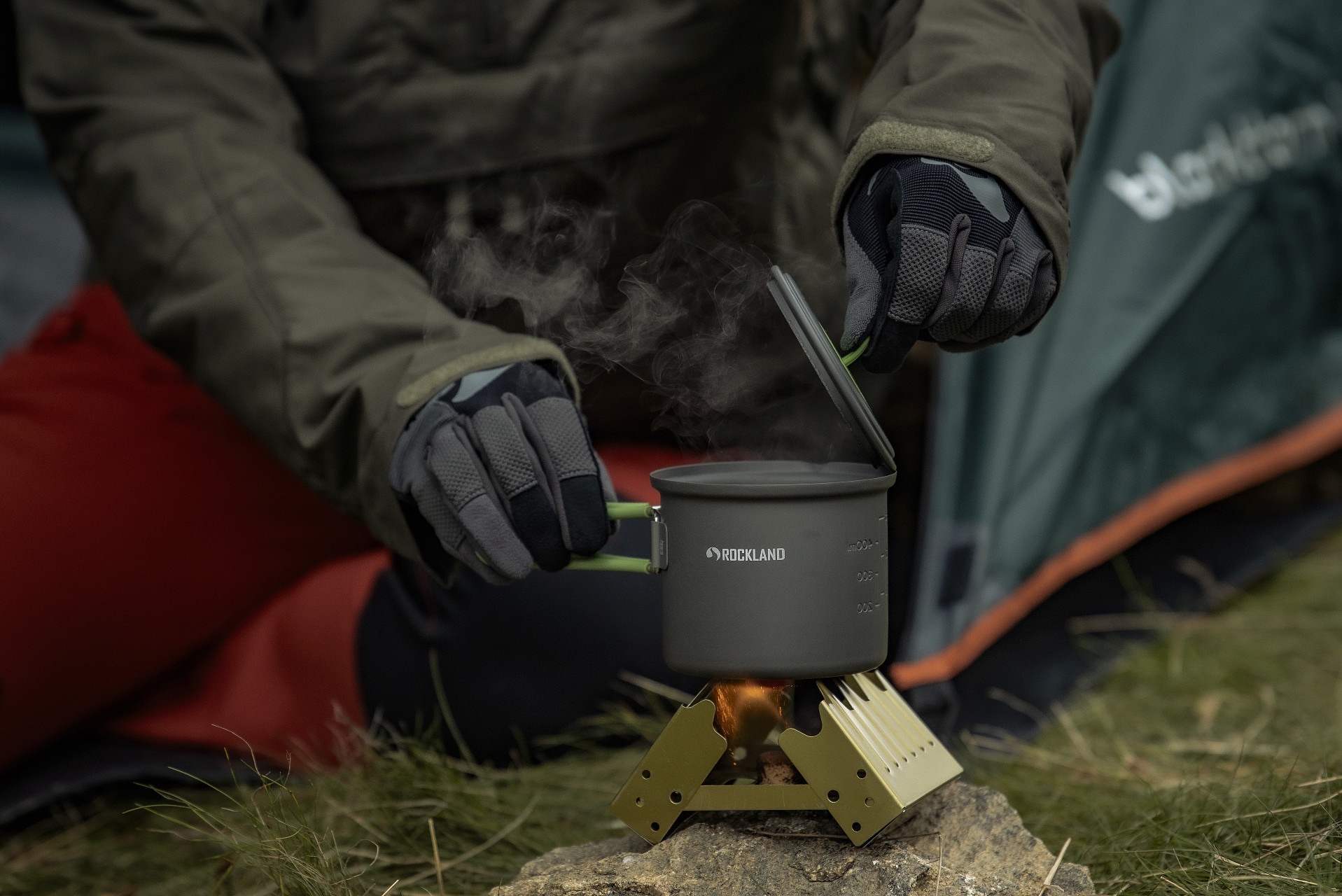 Garnek z pokrywką Rockland Travel Light 600 ml