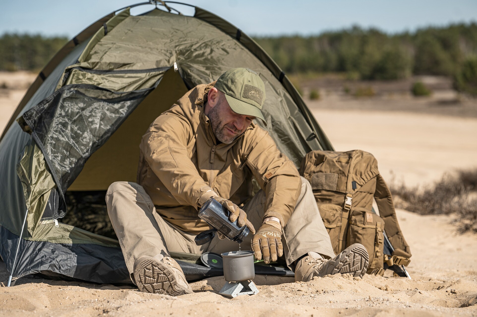 Garnek z pokrywką Rockland Travel Light 600 ml