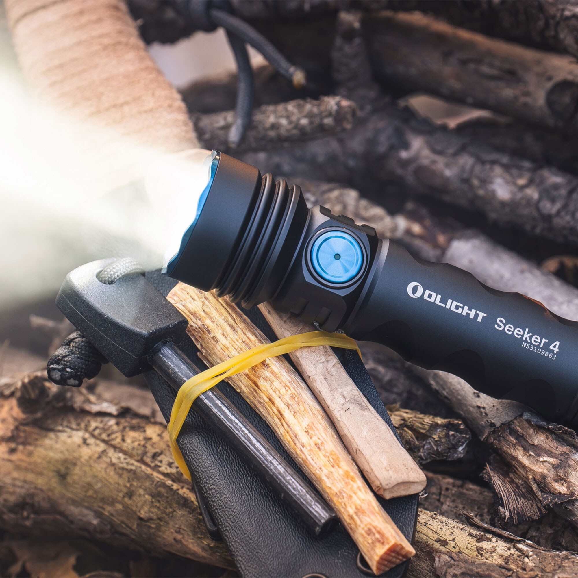 Latarka akumulatorowa Olight Seeker 4 Matte Black - 3100 lumenów