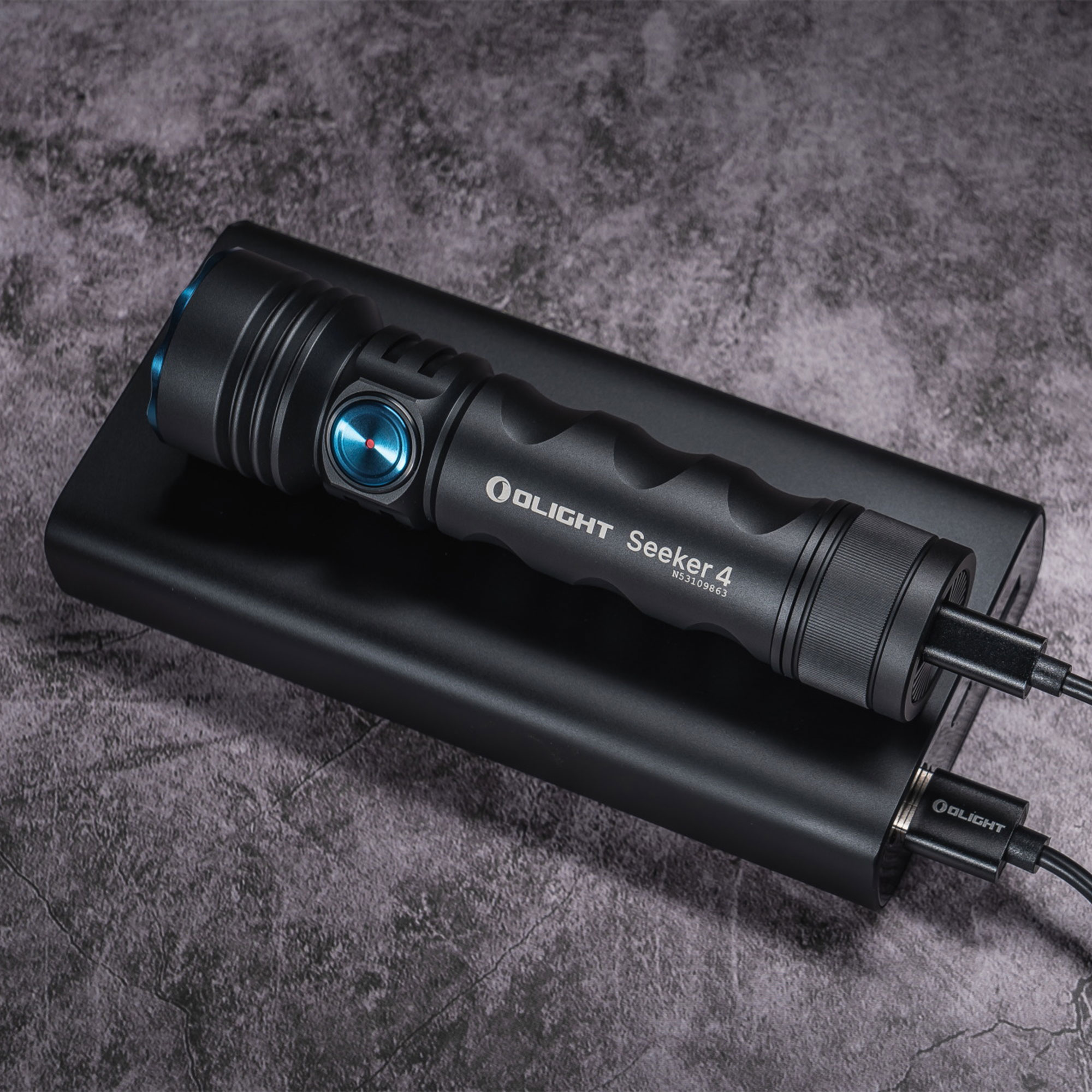Latarka akumulatorowa Olight Seeker 4 Matte Black - 3100 lumenów