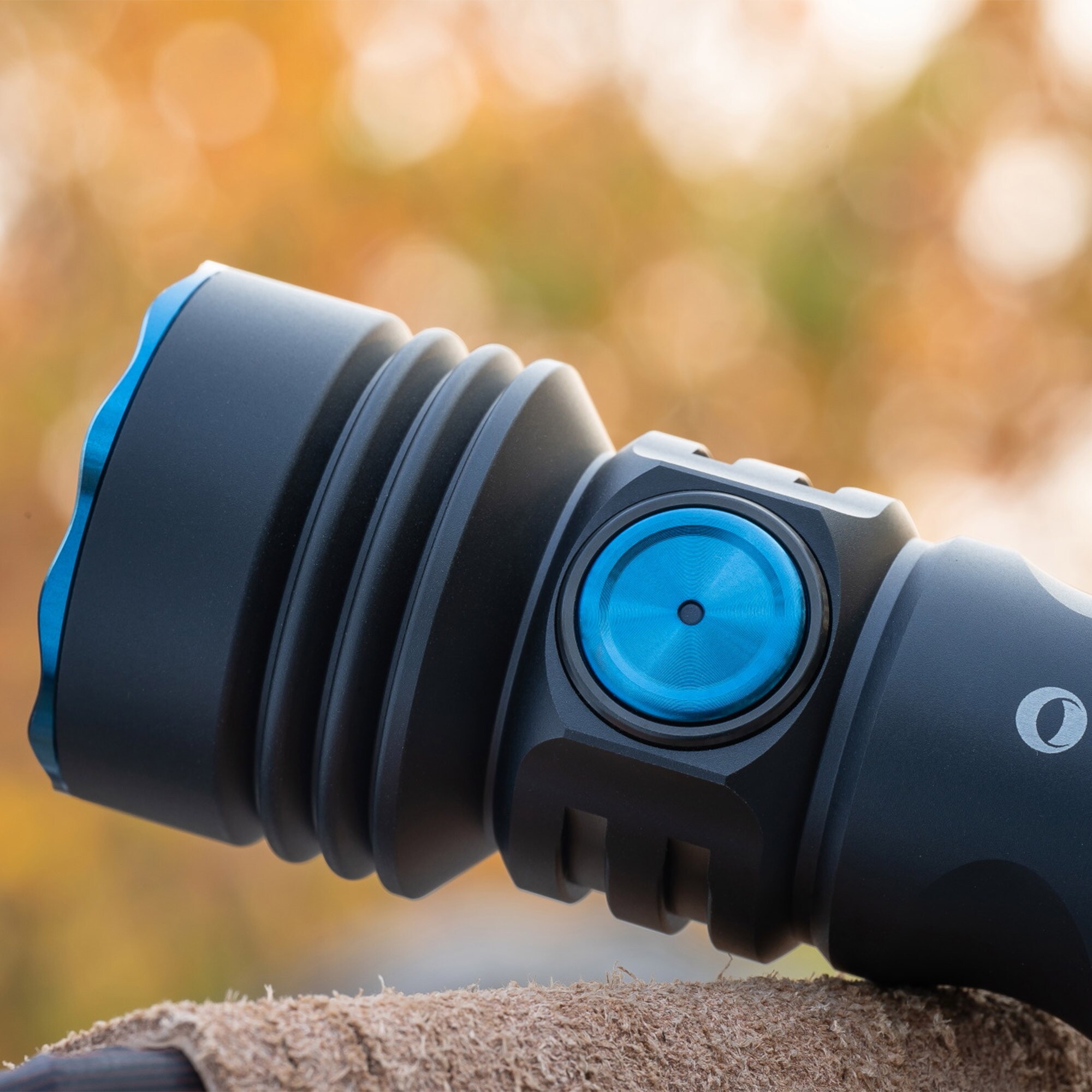 Latarka akumulatorowa Olight Seeker 4 Matte Black - 3100 lumenów