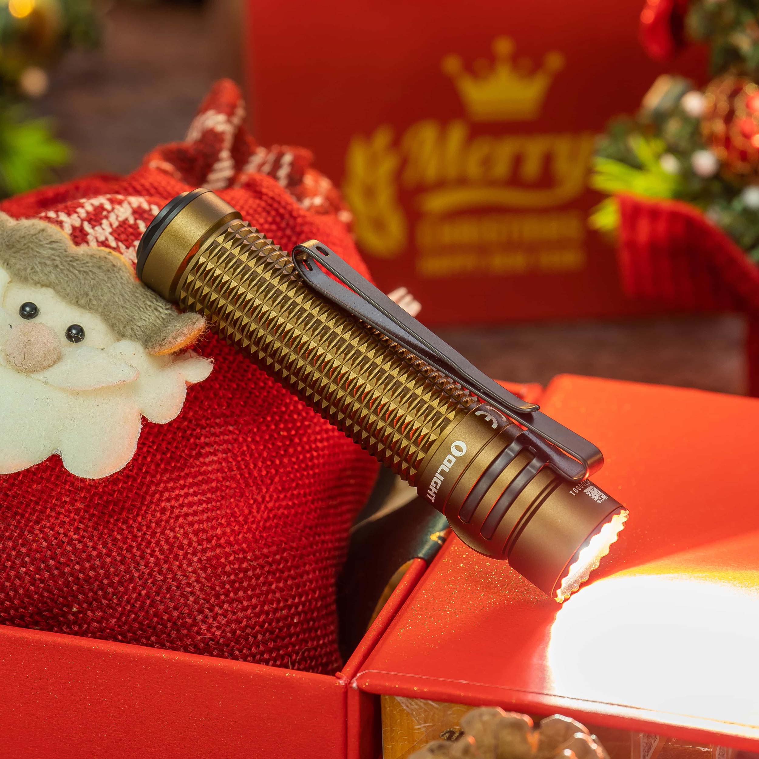 Latarka Olight Warrior Mini 3 Desert Tan - 1750 lumenów