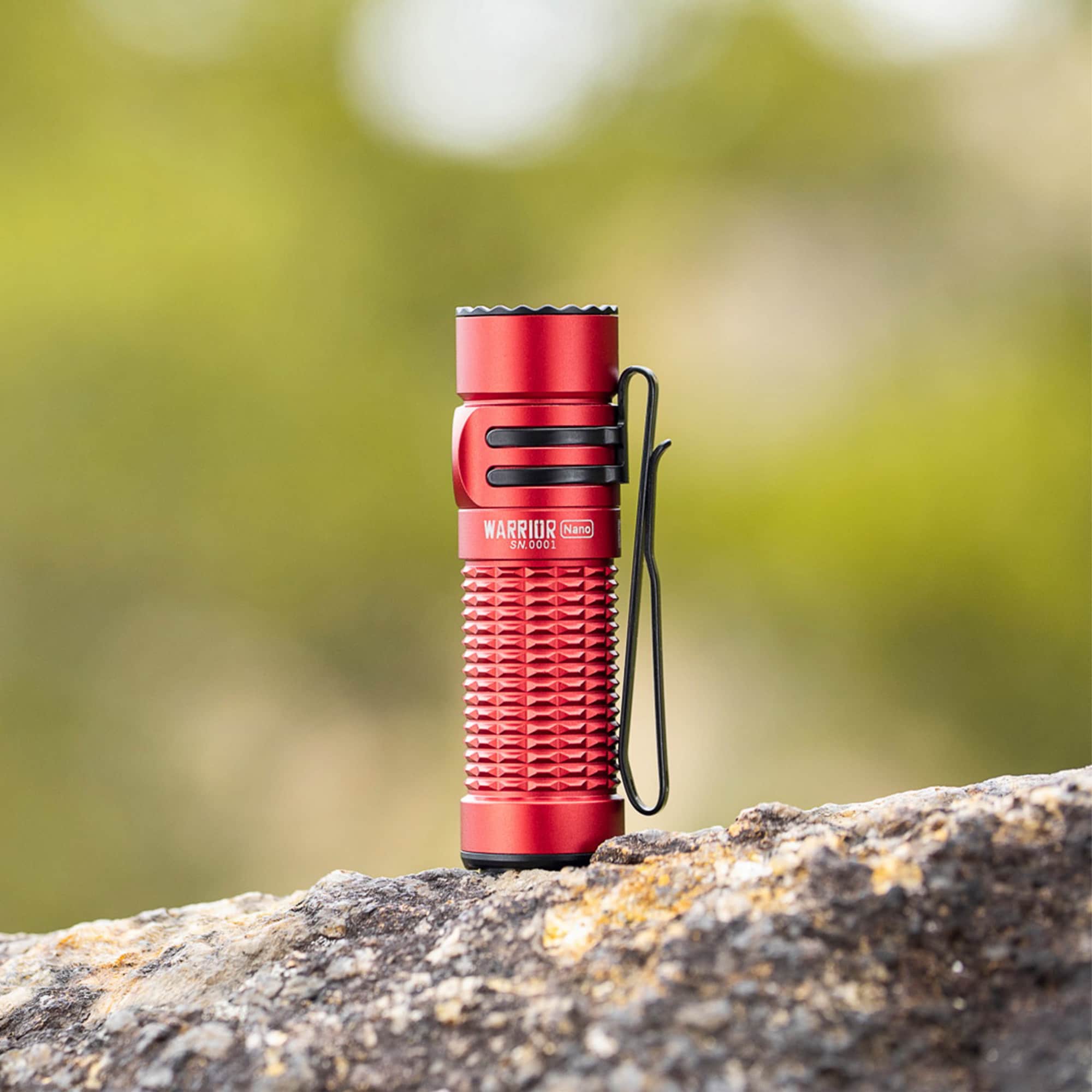 Latarka Olight Warrior Nano Red - 1200 lumenów