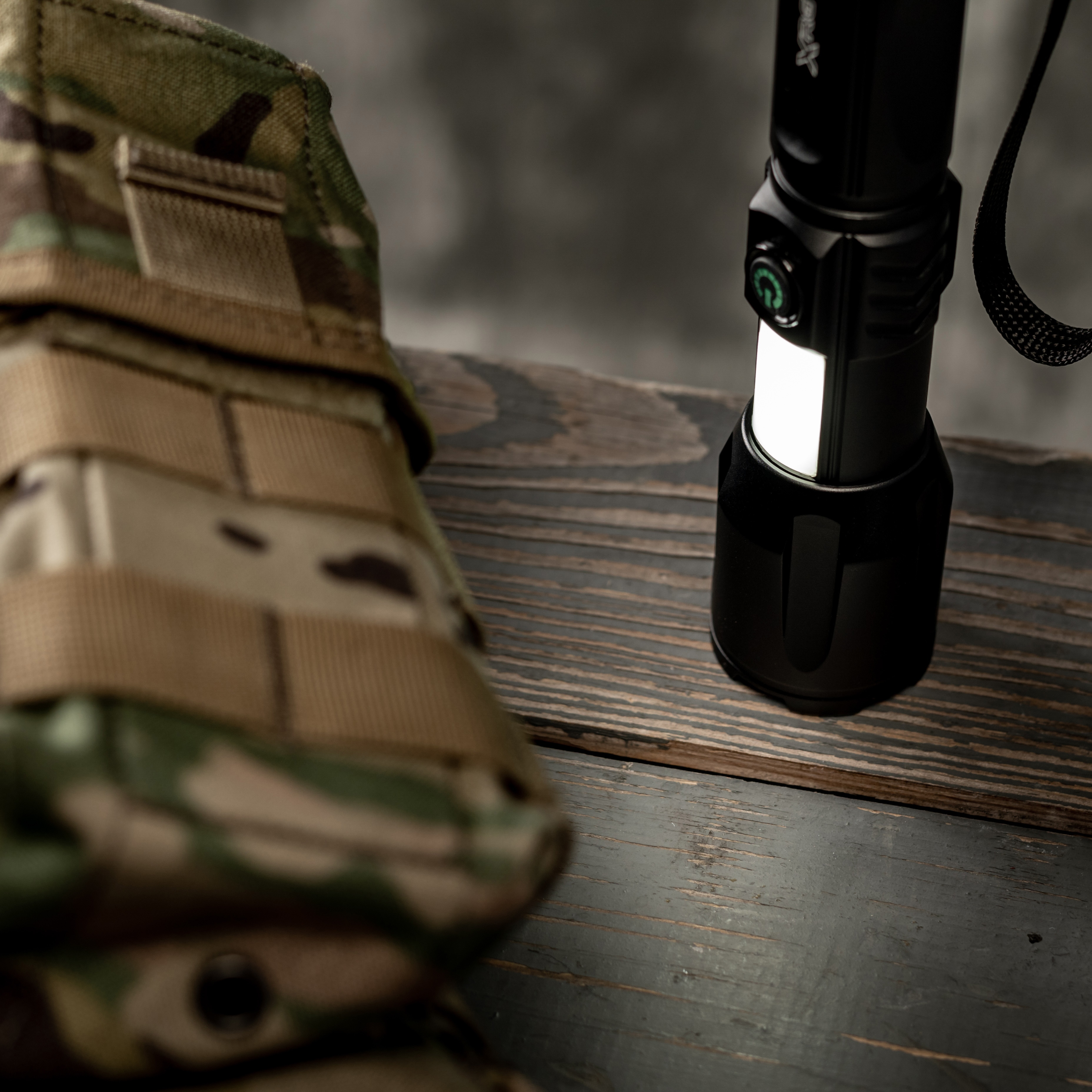 Акумуляторний ліхтарик XRG M1500 Zoom - 1800 люменів