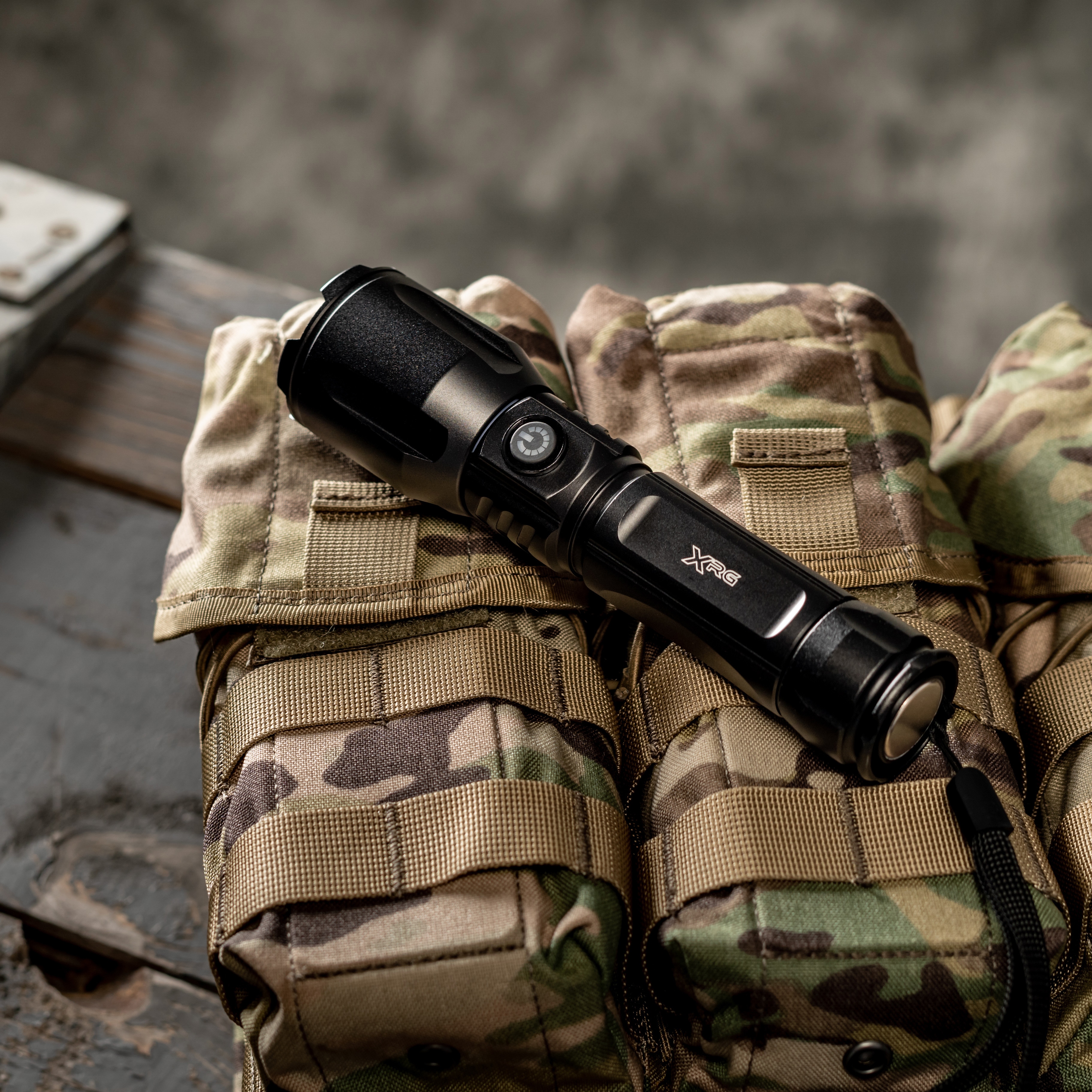 Акумуляторний ліхтарик XRG M1500 Zoom - 1800 люменів