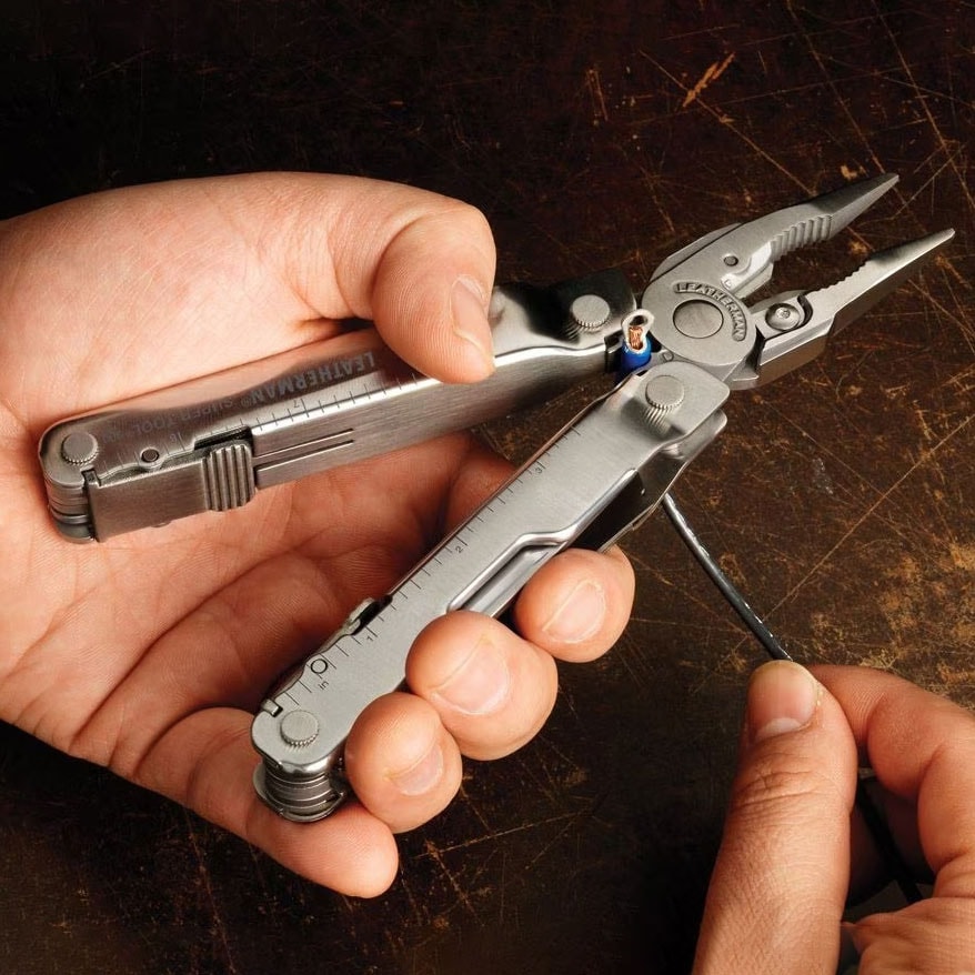 Multitool Leatherman Super Tool 300 z kaburą