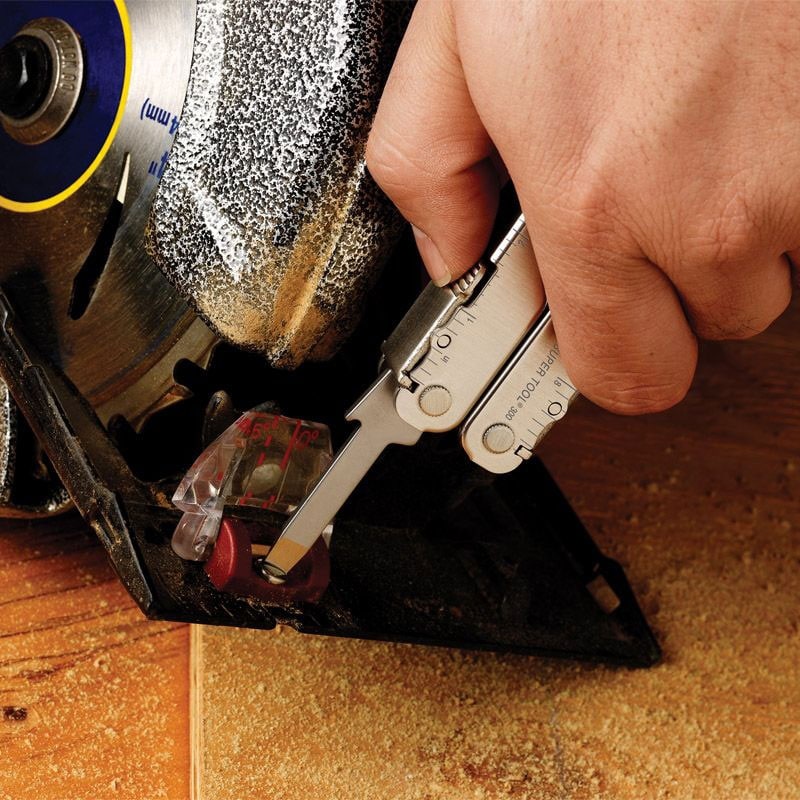 Multitool Leatherman Super Tool 300 z kaburą