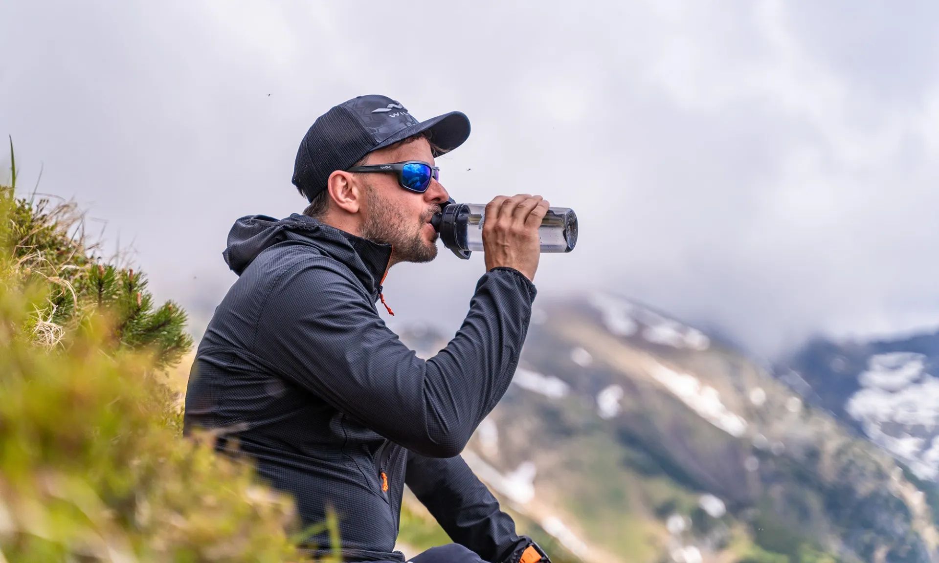 Okulary taktyczne Wiley X Contend - Captivate Polarized Blue Mirror/Matte Graphite