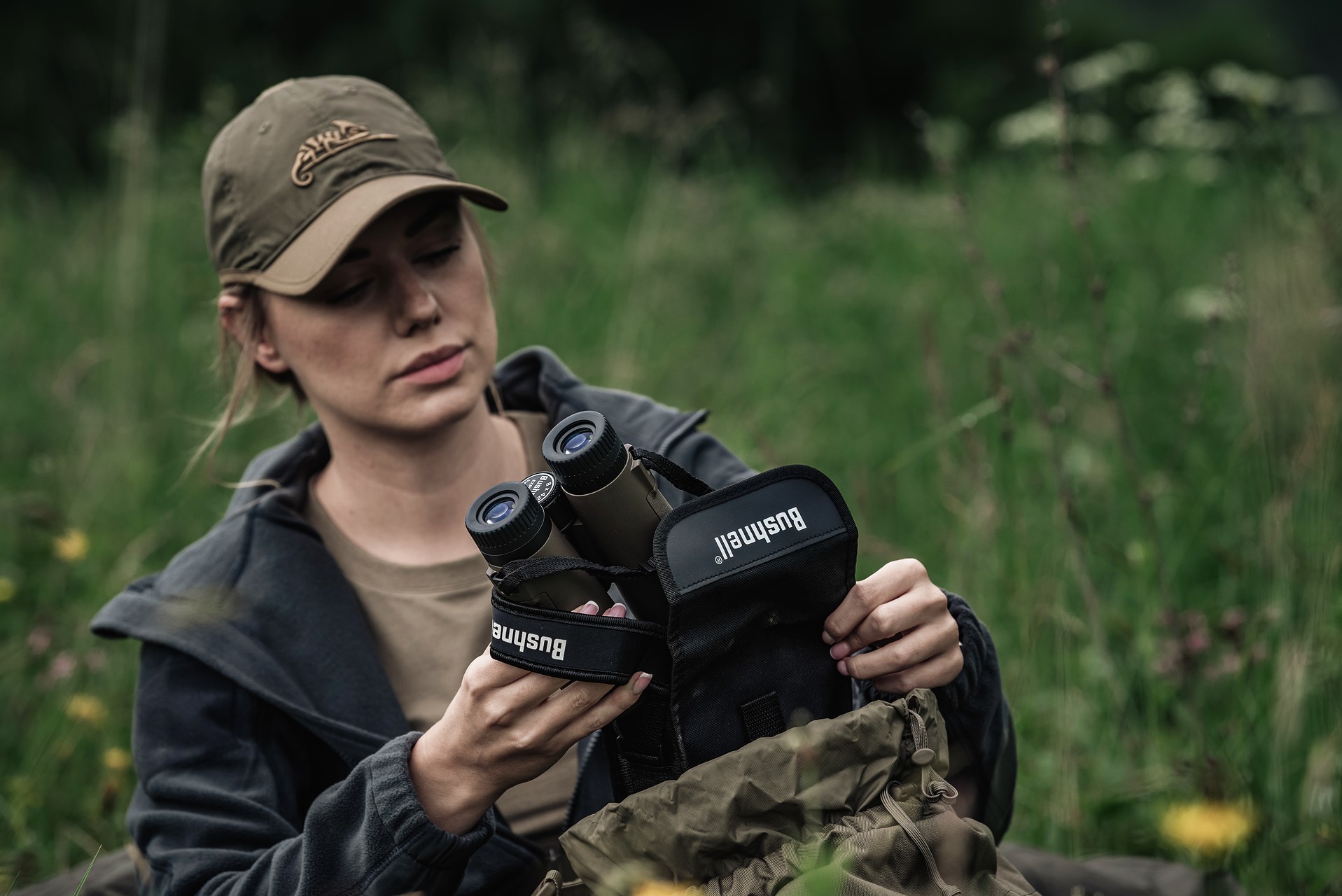 Бінокль Bushnell Explorer 8x42 - Brown