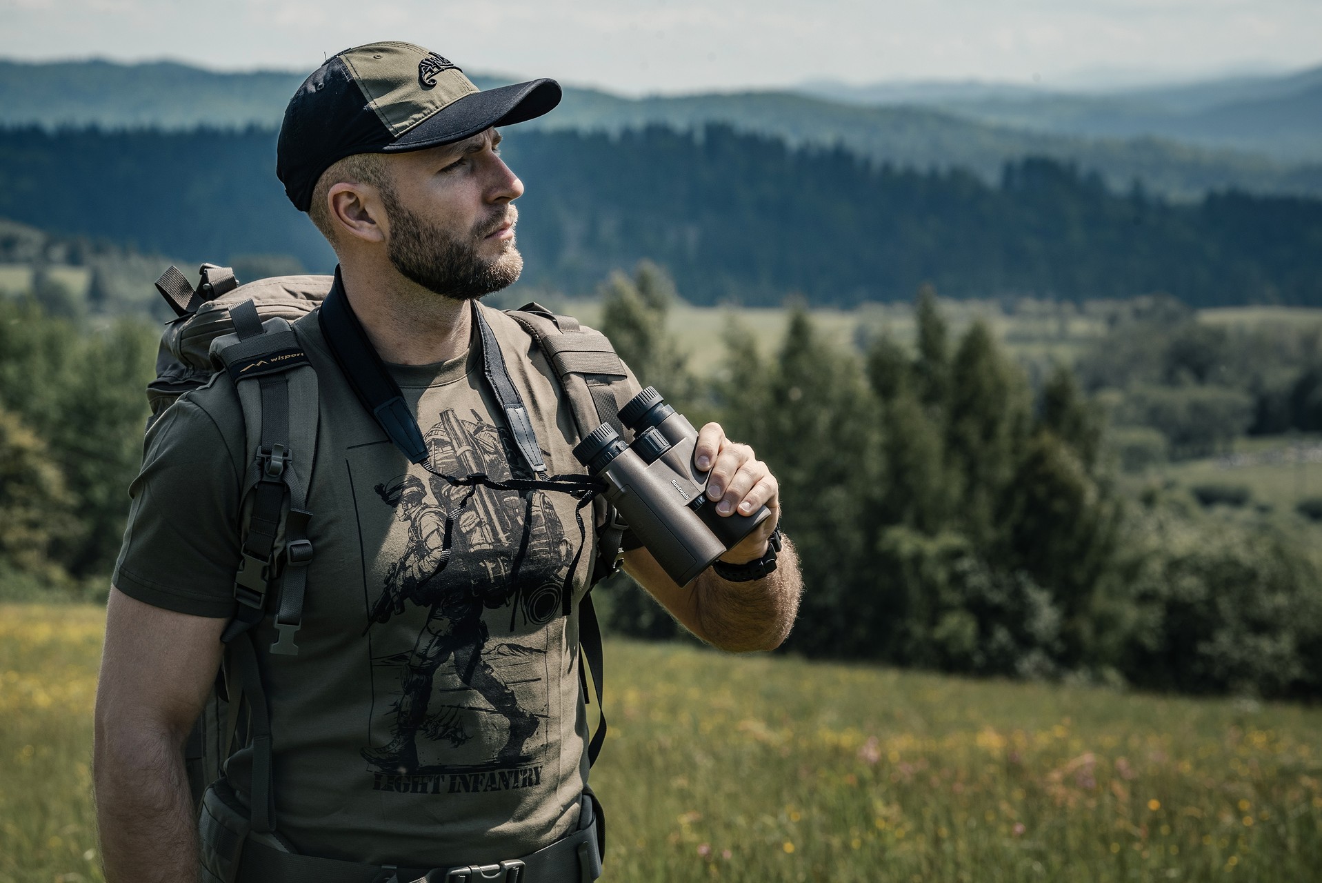 Бінокль Bushnell Explorer 8x42 - Brown