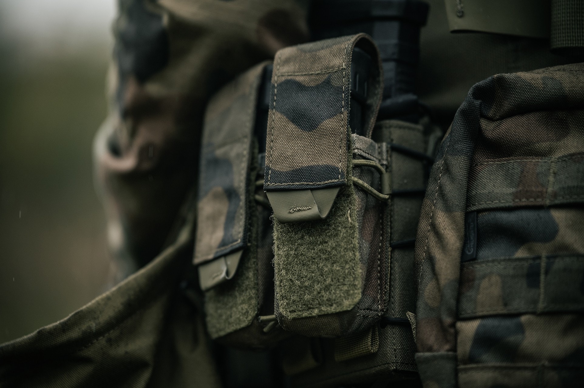 Ładownica na magazynek pistoletowy Helikon Pistol Magazine Pouch - wz.93 Pantera PL Woodland