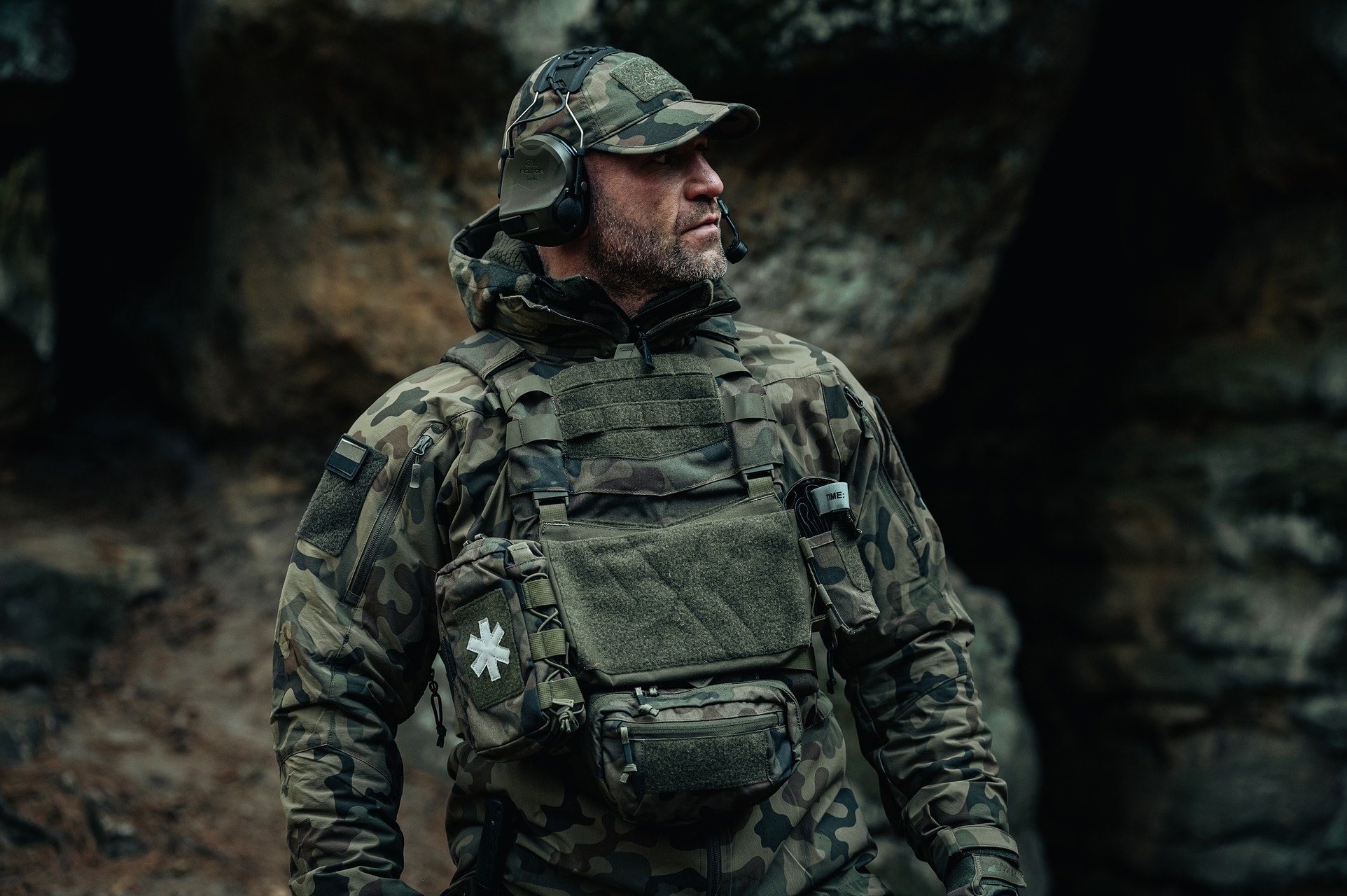 Ochronniki słuchu aktywne 3M Peltor ComTac VIII - Green