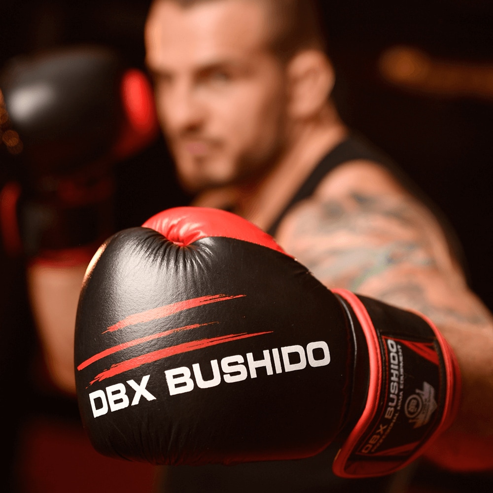 Rękawice bokserskie DBX Bushido ARB-415 10 oz - Czarne/Czerwone 